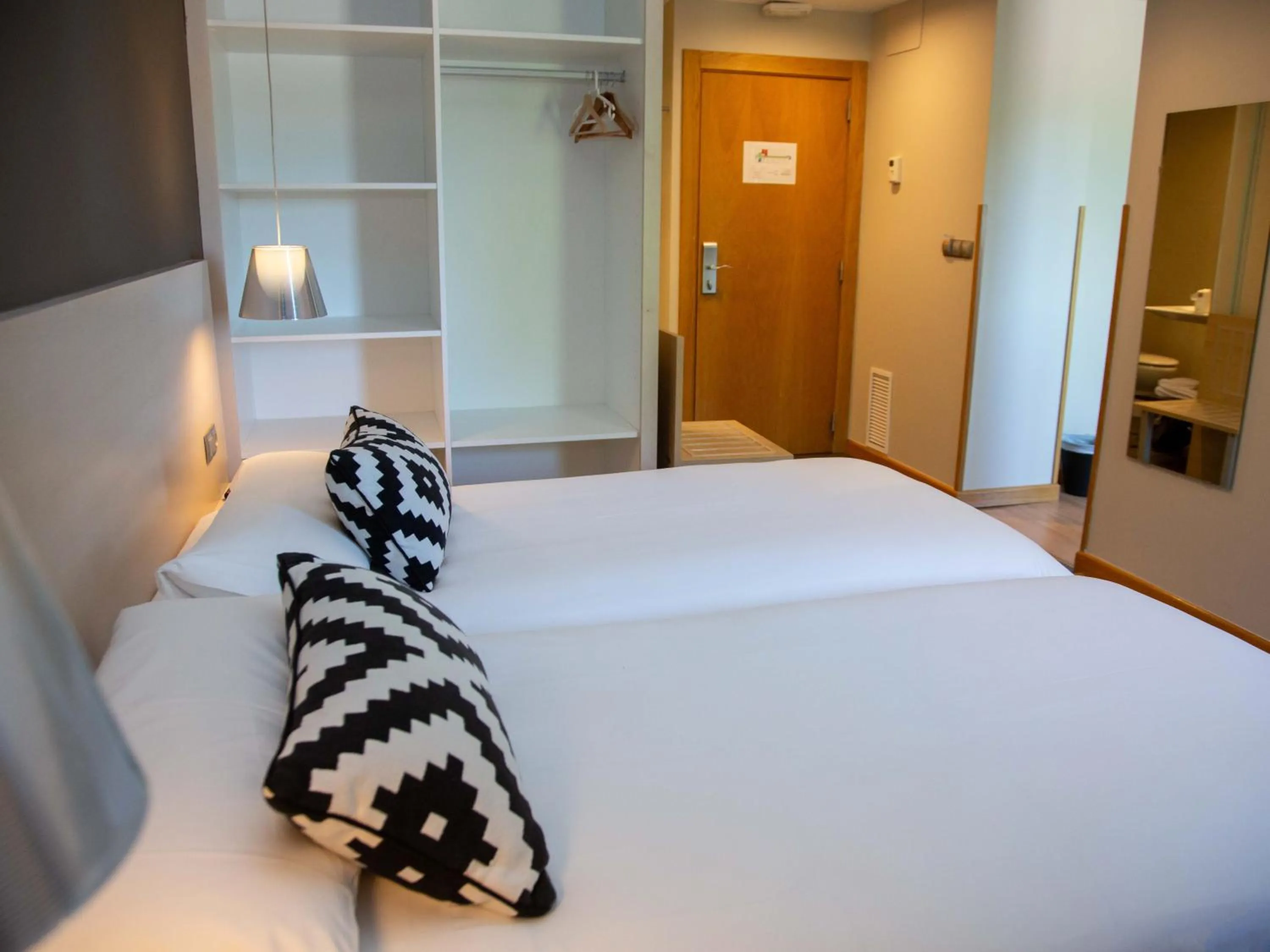 Bedroom, Bed in Hotel Restaurante Cadosa