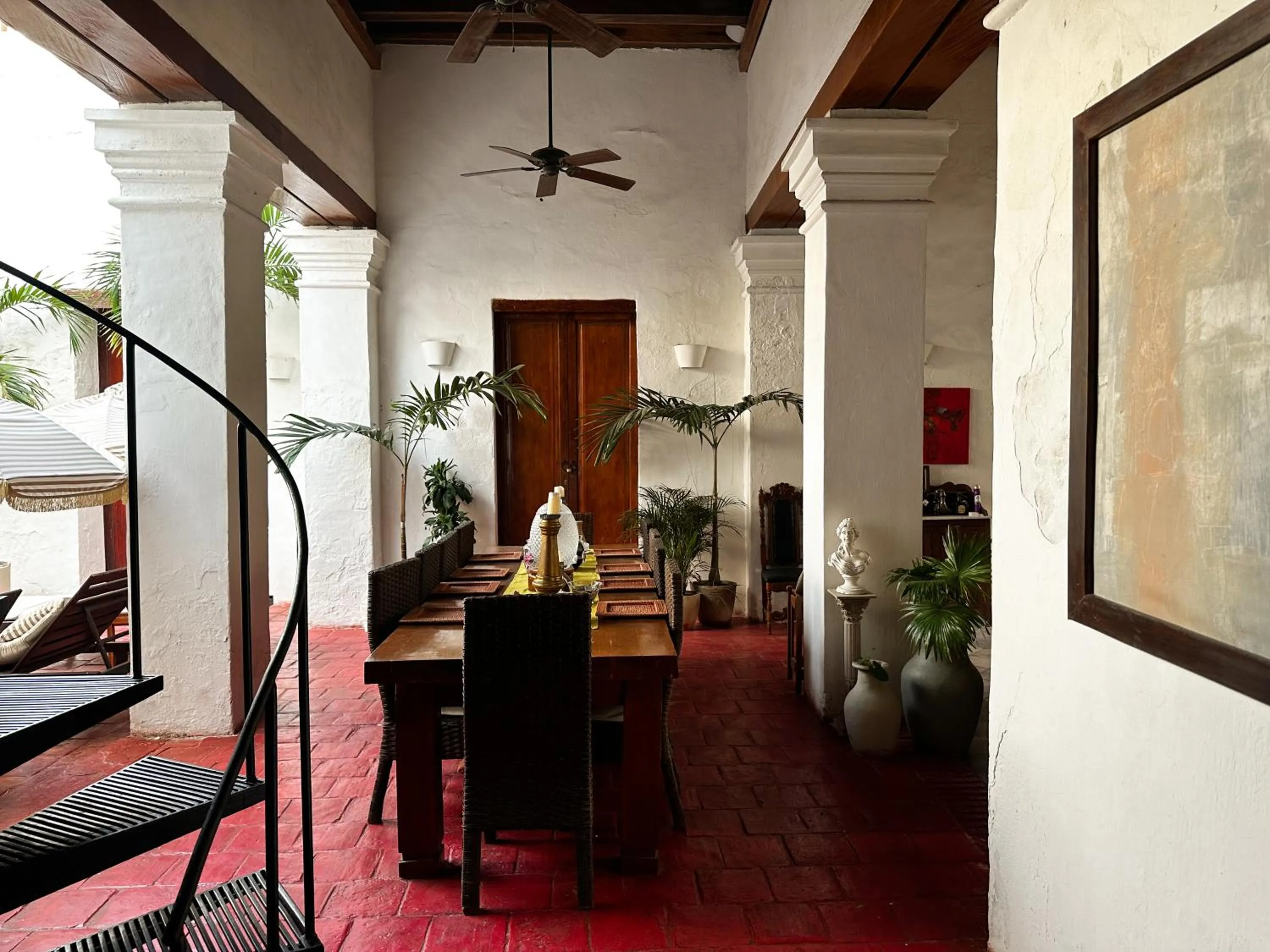 Dining area in Casa Gaitana - Alma Hotels