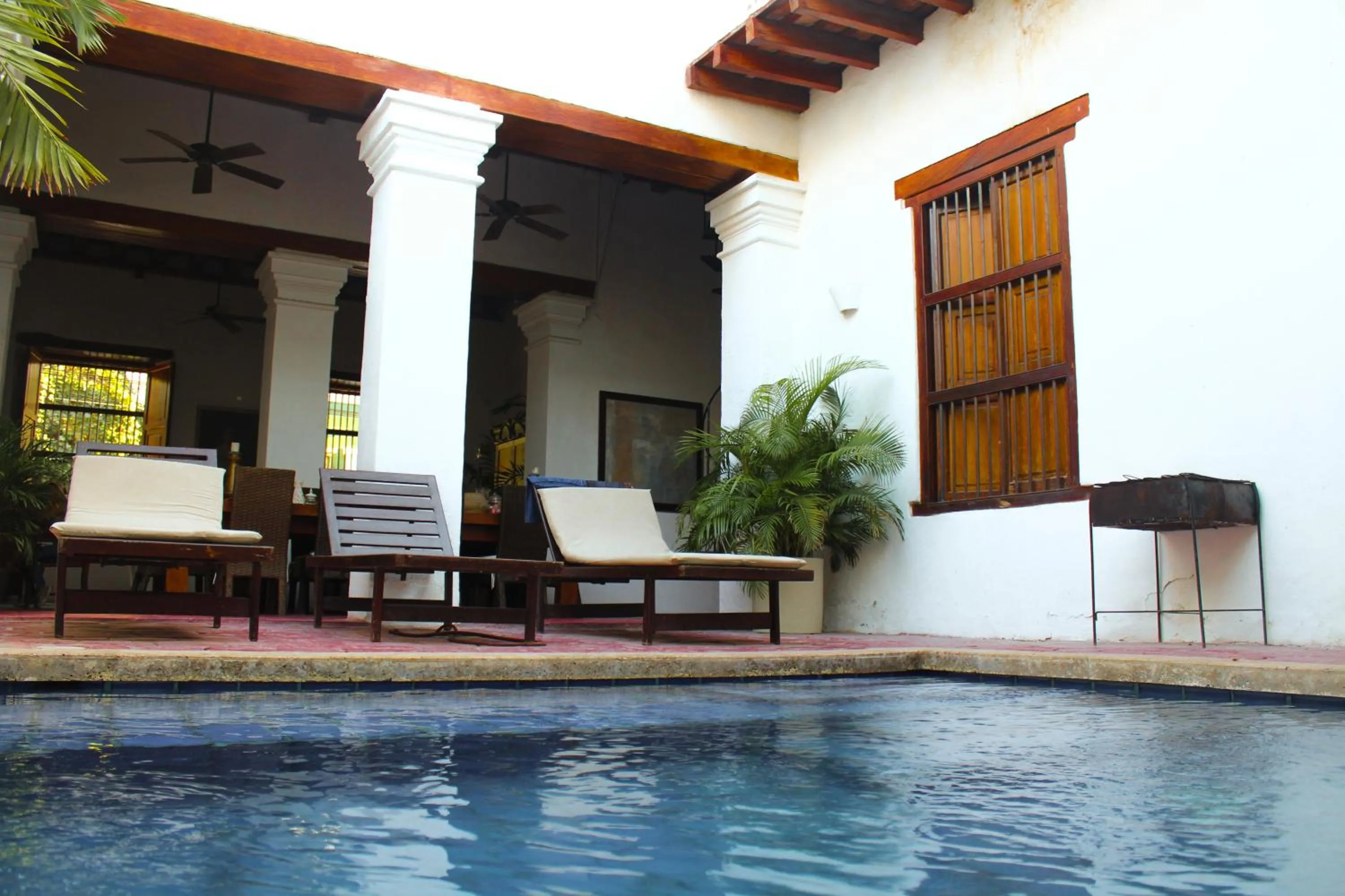 Swimming pool in Casa Gaitana - Alma Hotels
