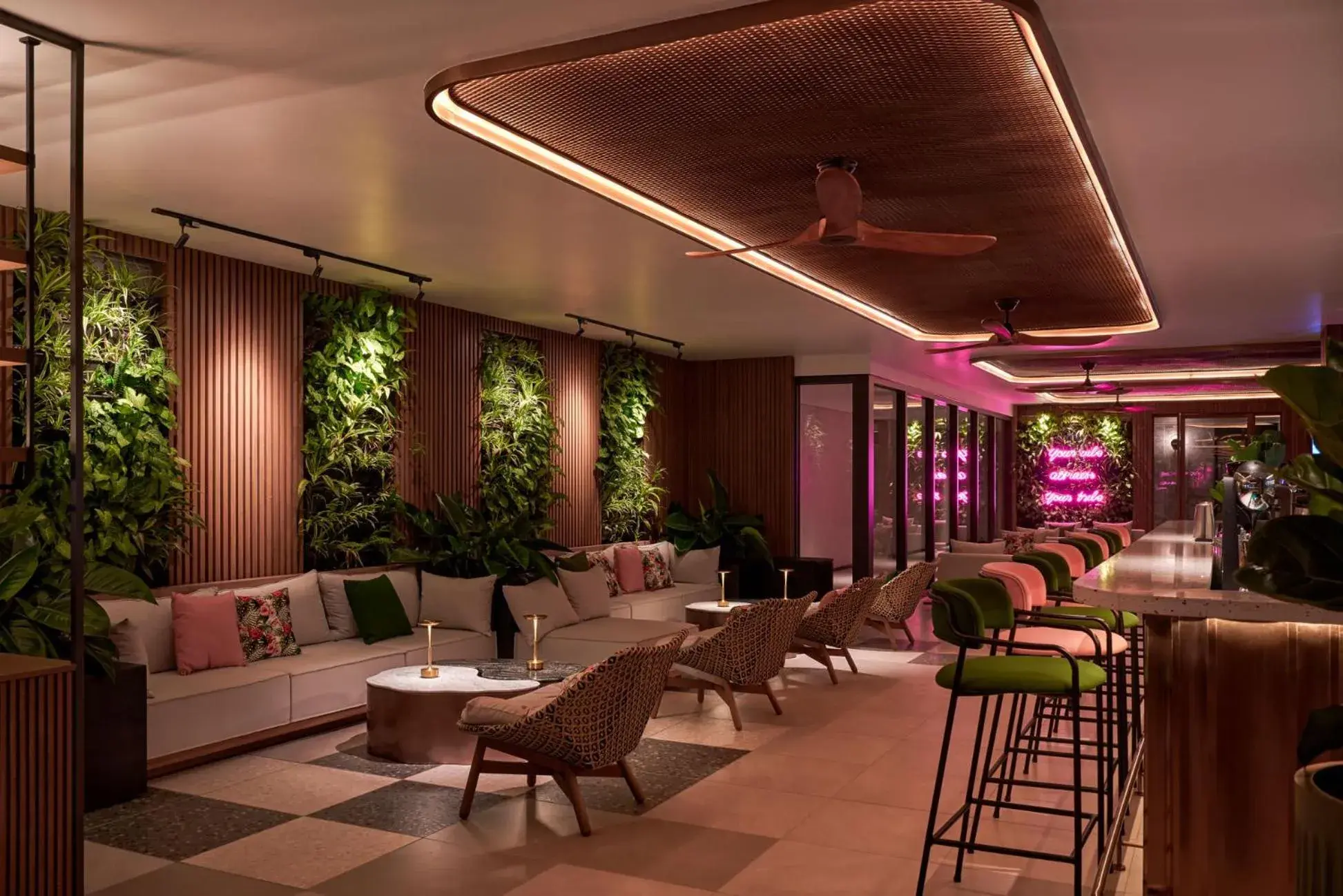 Lounge or bar in The Yacht Hotel by DC Lounge or bar in The Yacht Hotel by DC