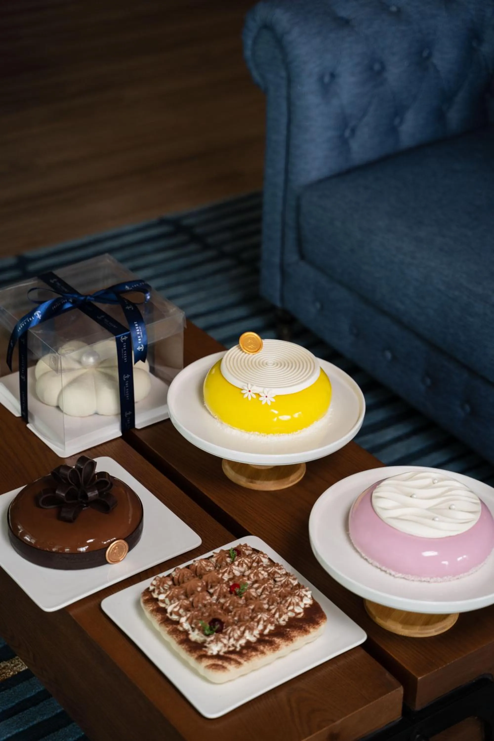 Lounge or bar in The Yacht Hotel by DC