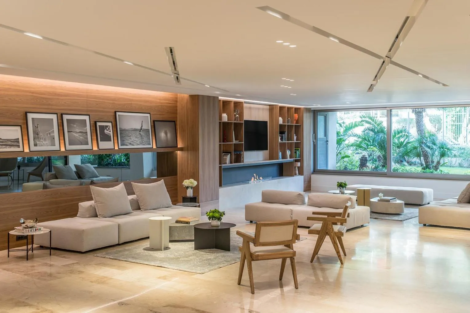 Living room in Amarilia Hotel