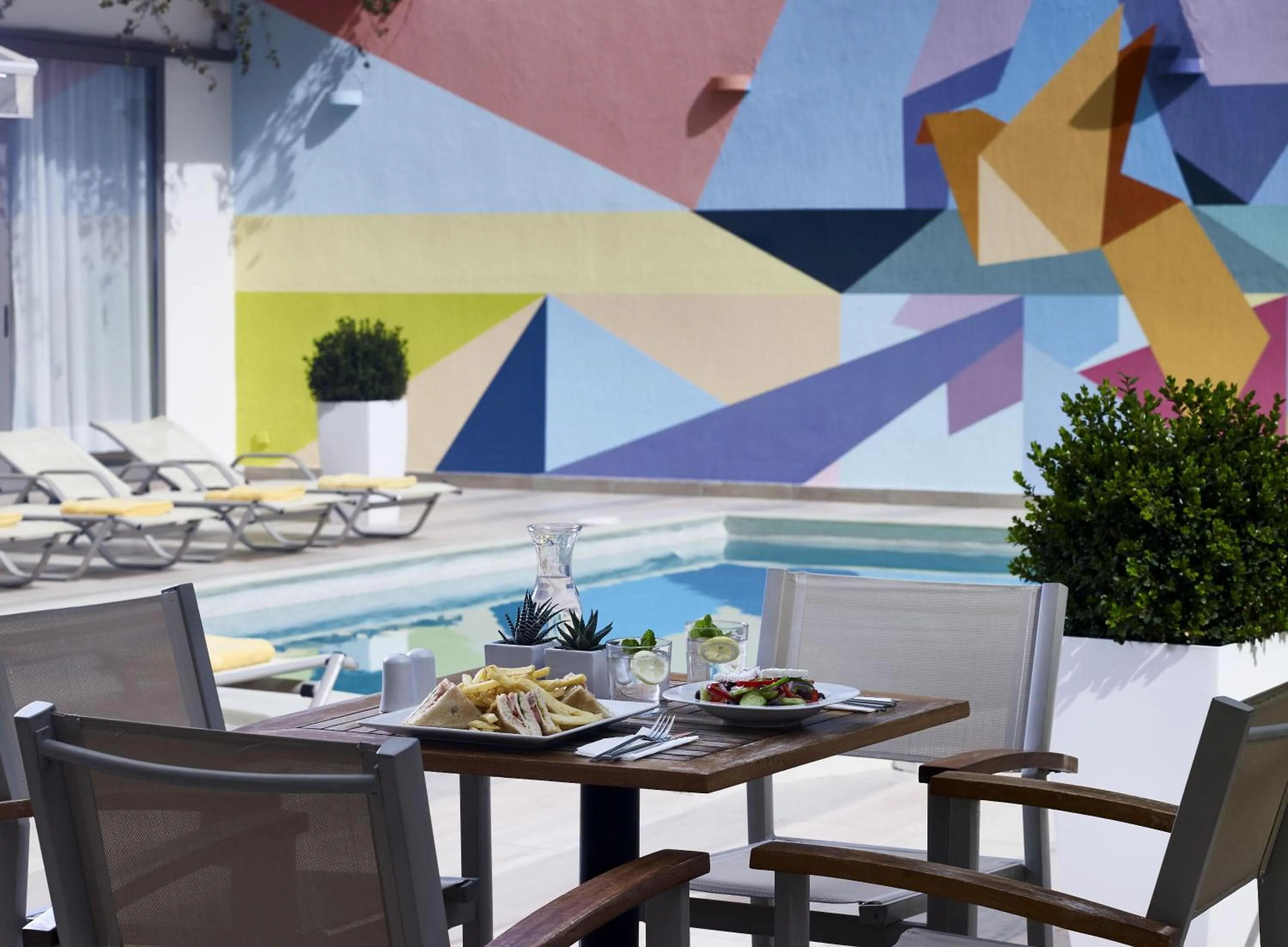 Swimming pool in Amarilia Hotel