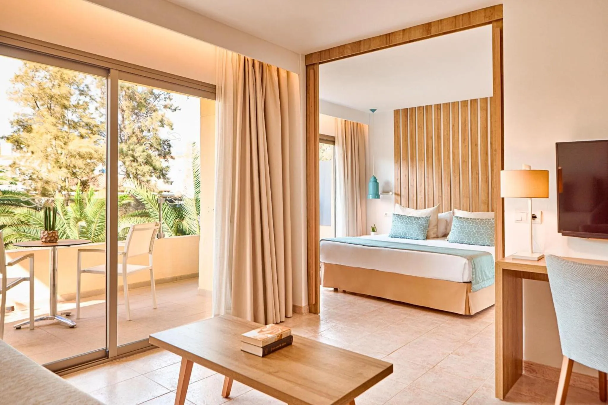 Photo of the whole room, Bed in Zafiro Palmanova