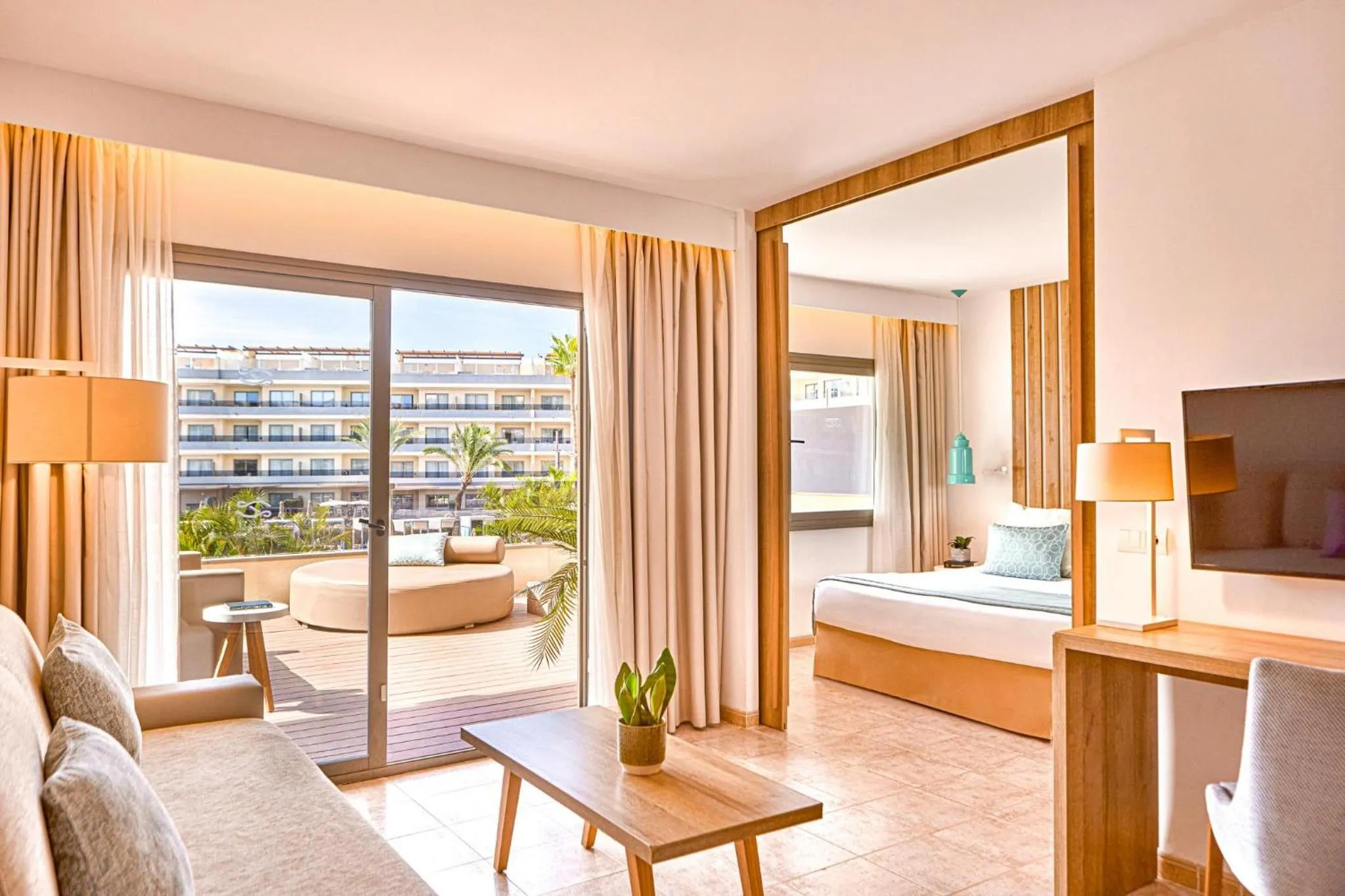 Photo of the whole room, Bed in Zafiro Palmanova