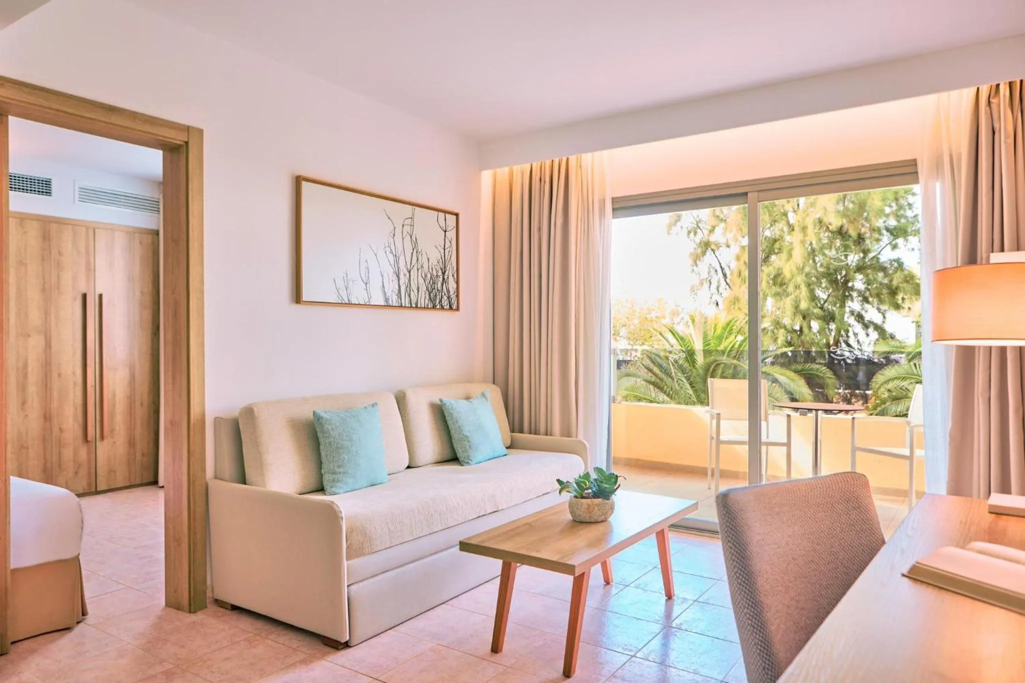 Photo of the whole room in Zafiro Palmanova