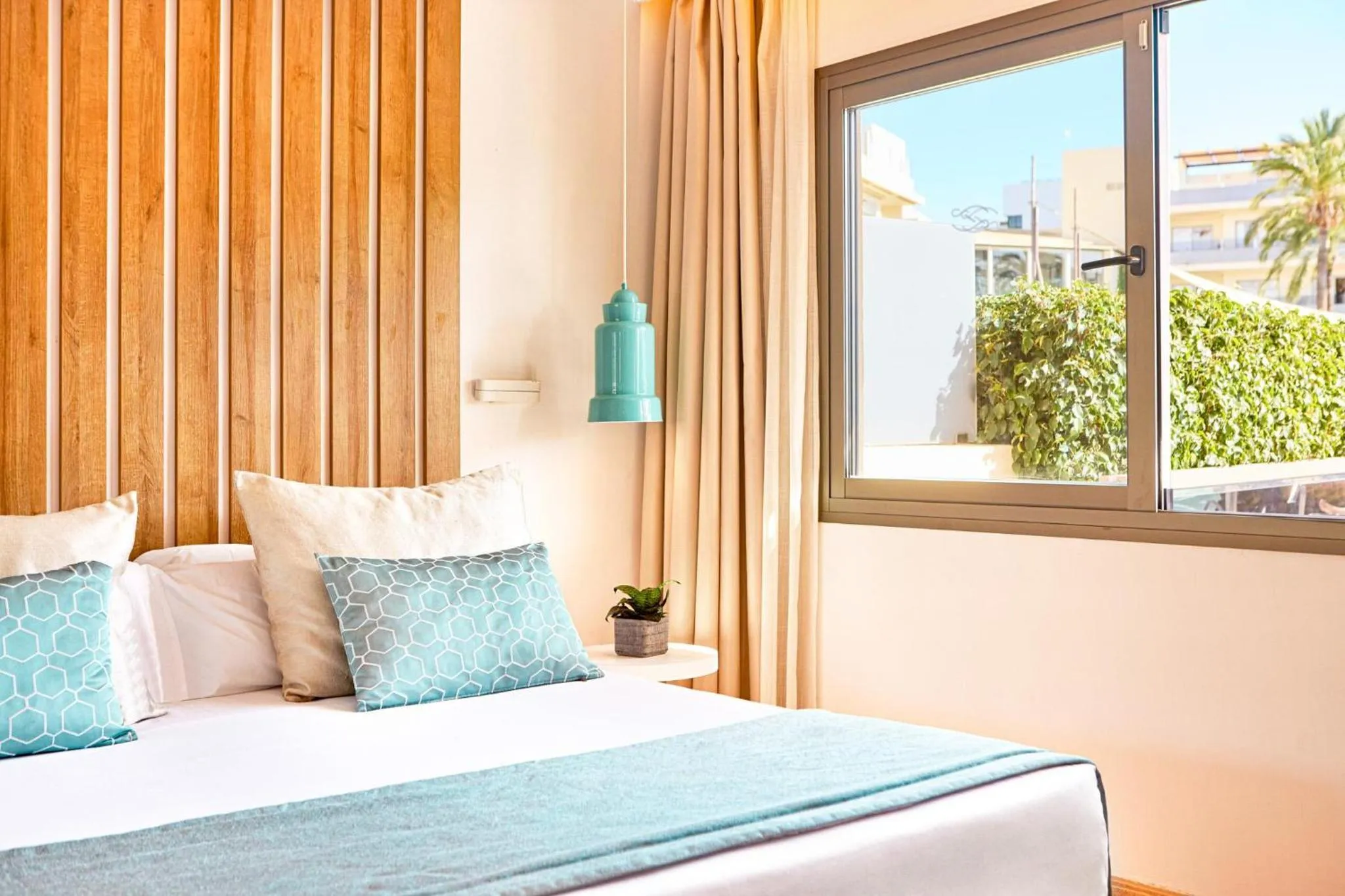 Photo of the whole room, Bed in Zafiro Palmanova