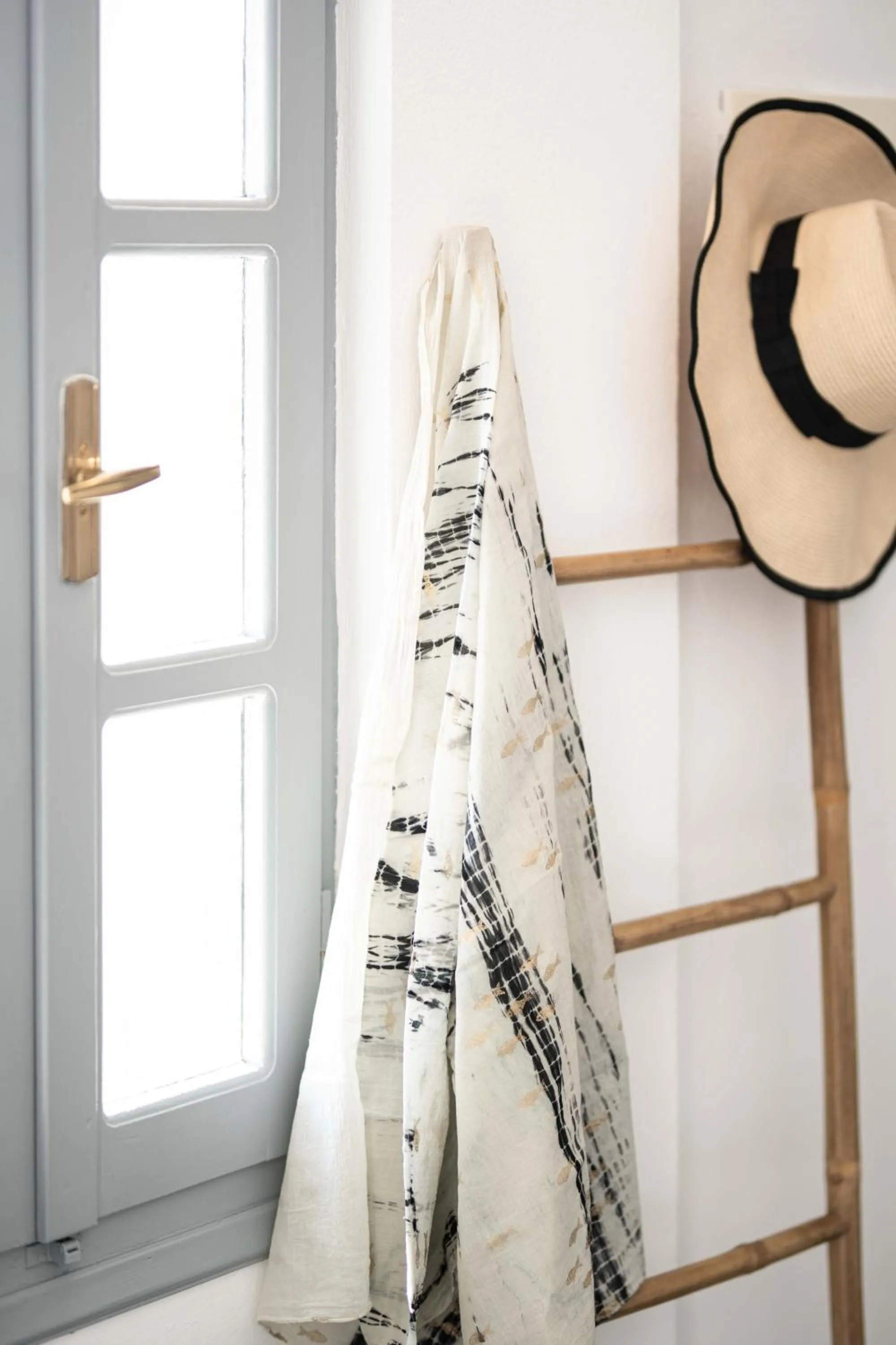 wardrobe in La Roka, Cliffside Memories