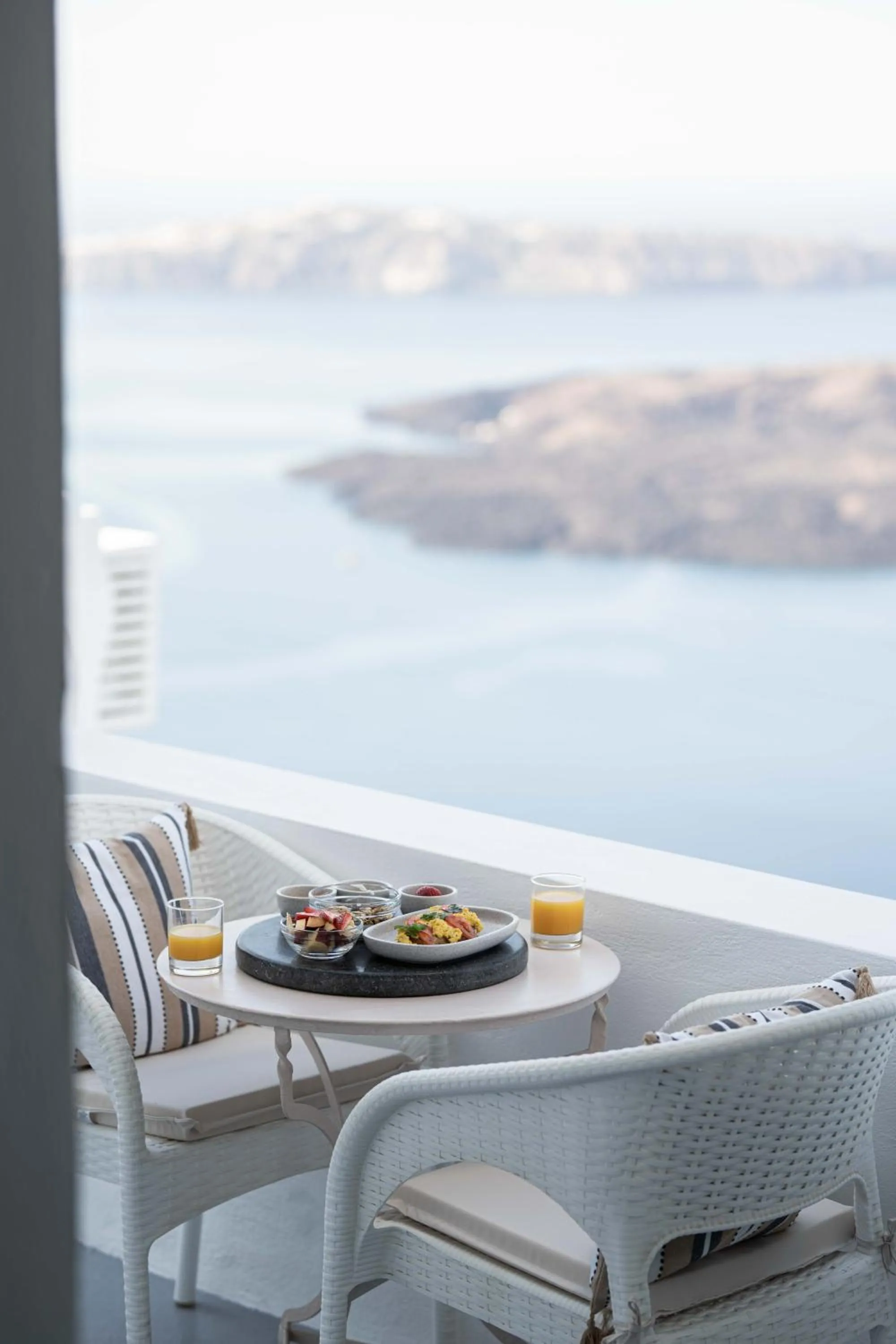 Breakfast in La Roka, Cliffside Memories