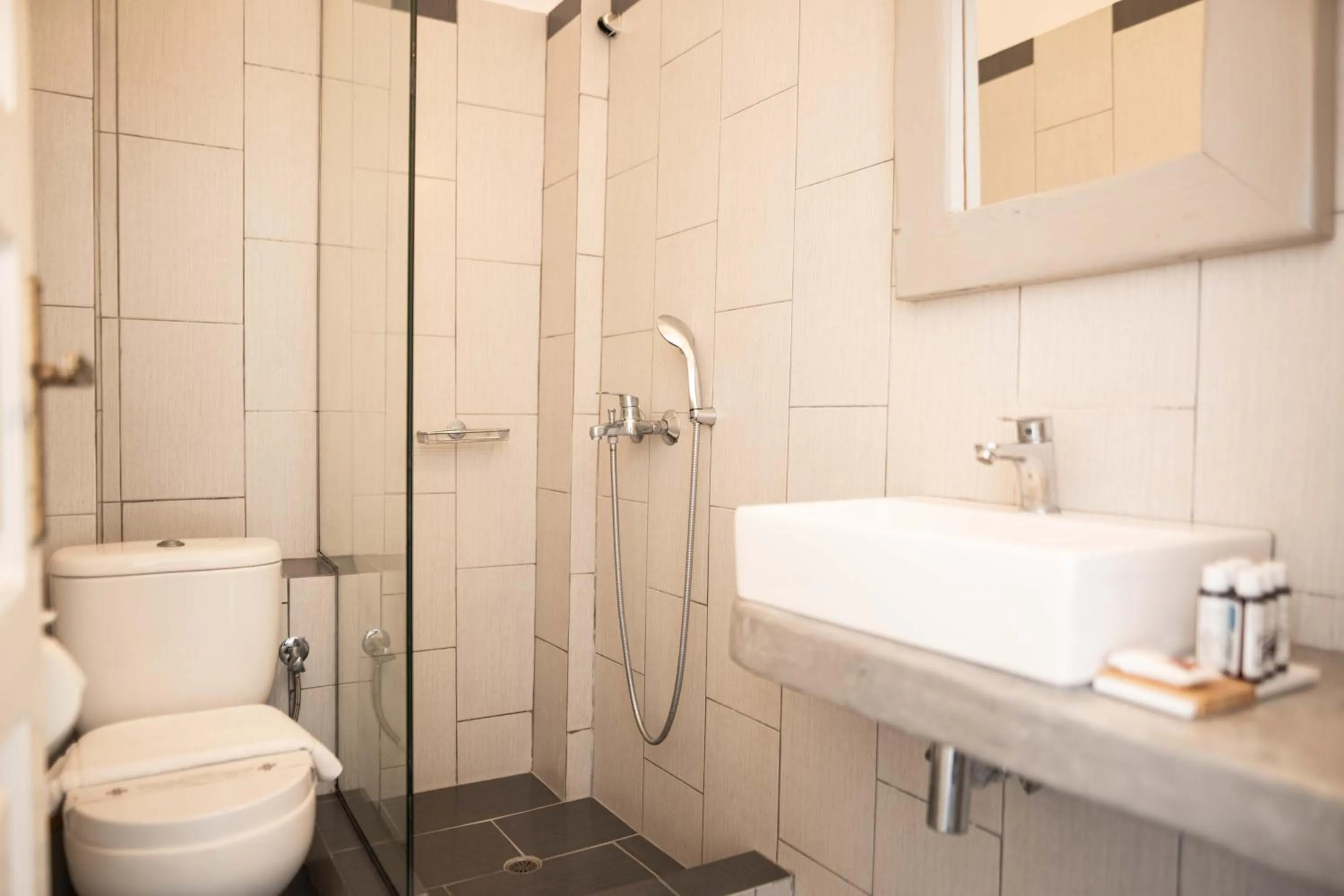 Shower in La Roka, Cliffside Memories