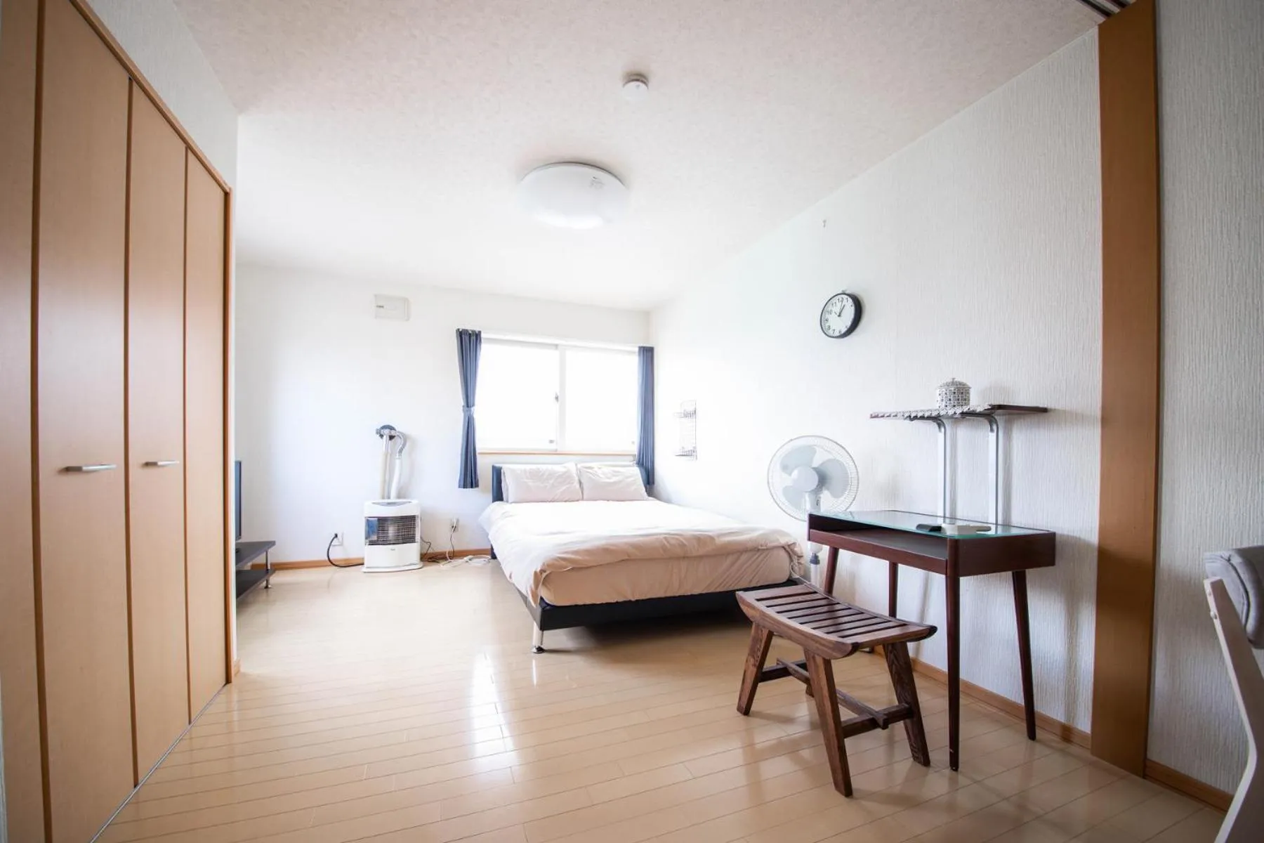 Bed in Sumiyoshi House Room B