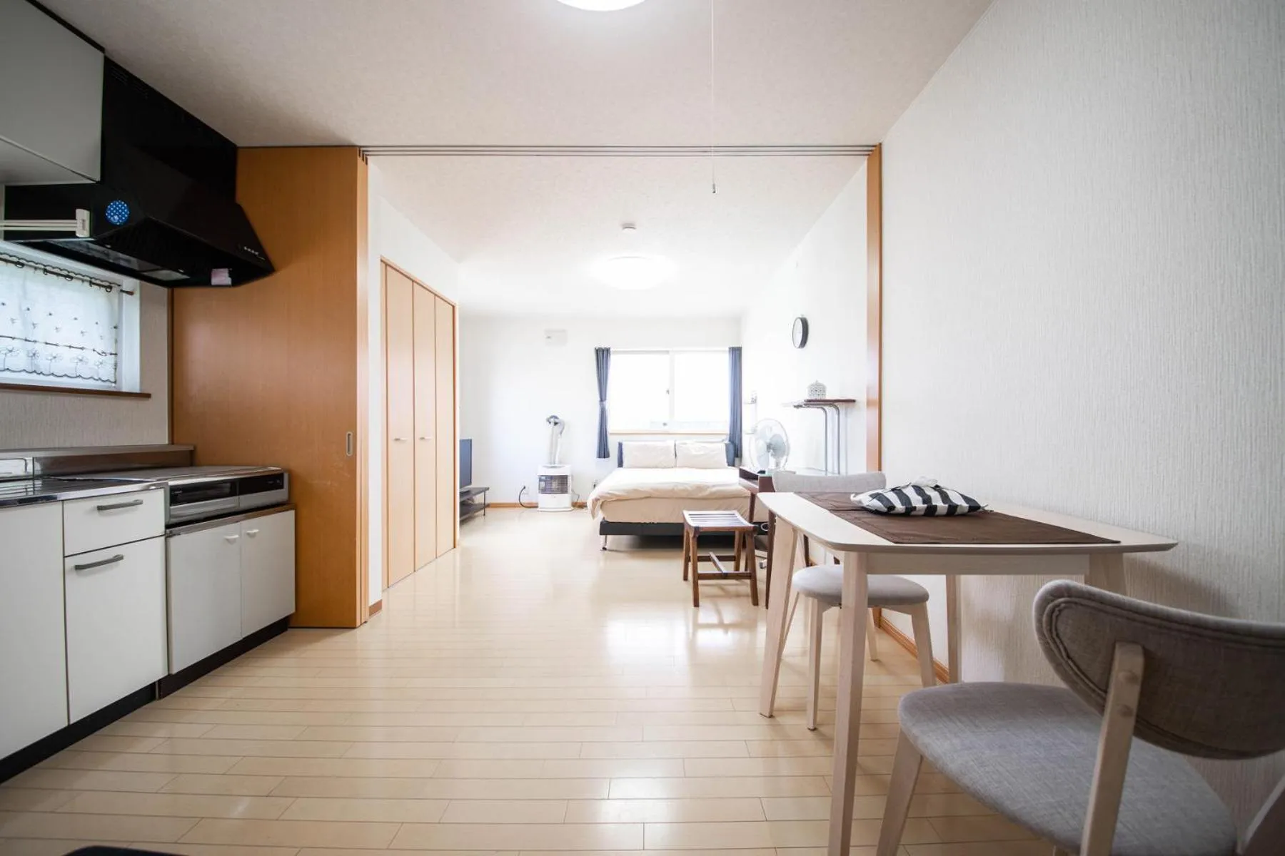 Sumiyoshi House Room B