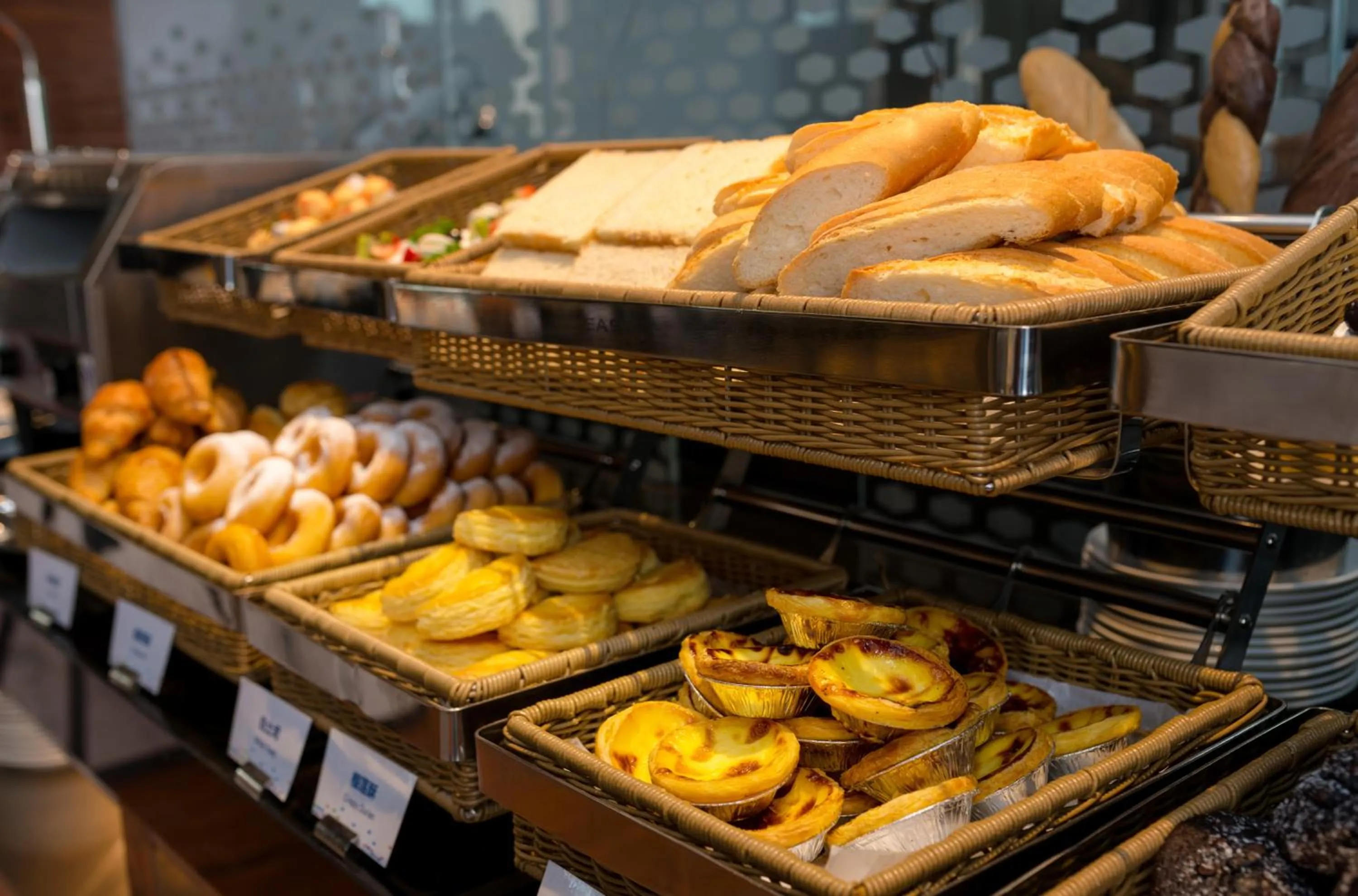 Restaurant/places to eat in Hampton by Hilton Shenzhen Longhua Qinghu