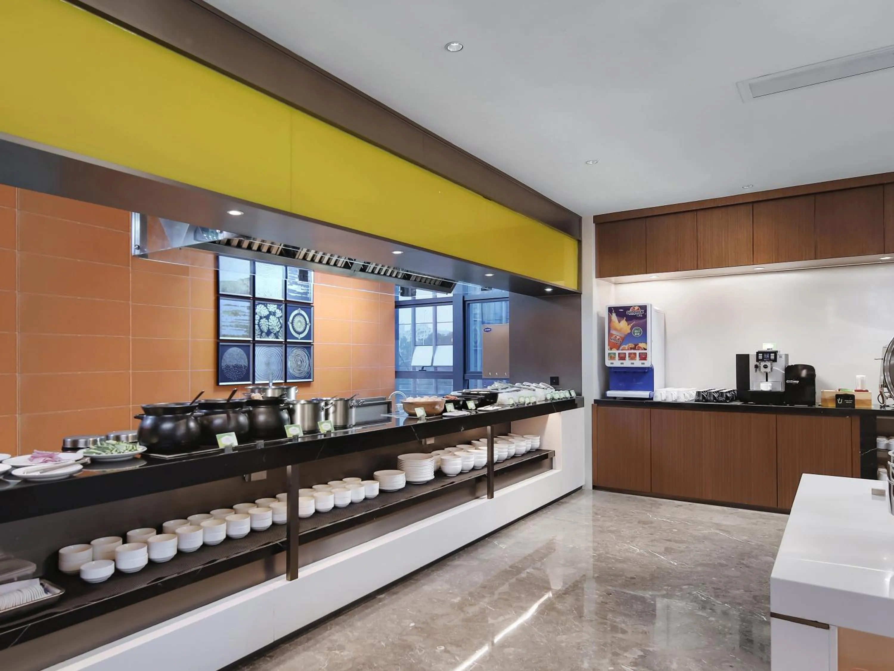 Restaurant/places to eat in Hampton by Hilton Shenzhen Longhua Qinghu