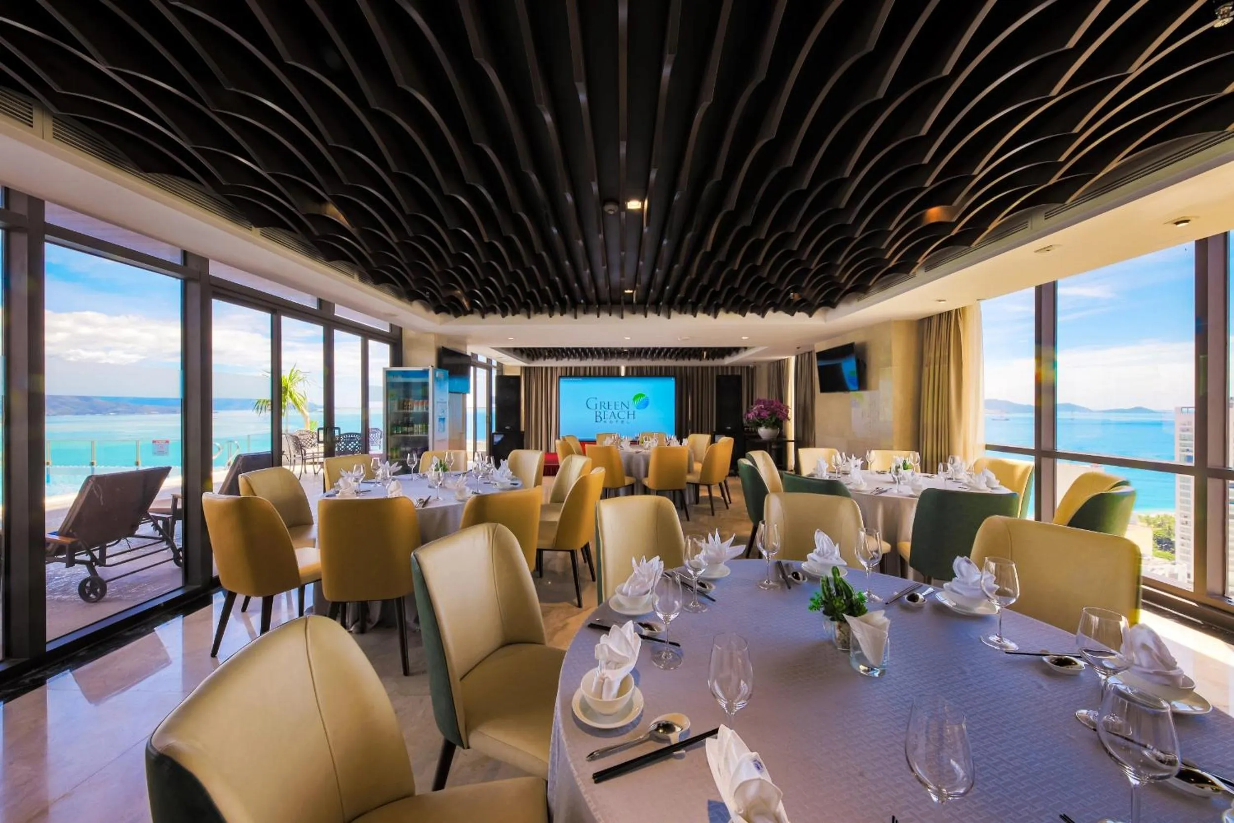 Restaurant/places to eat in Green Beach Hotel Nha Trang