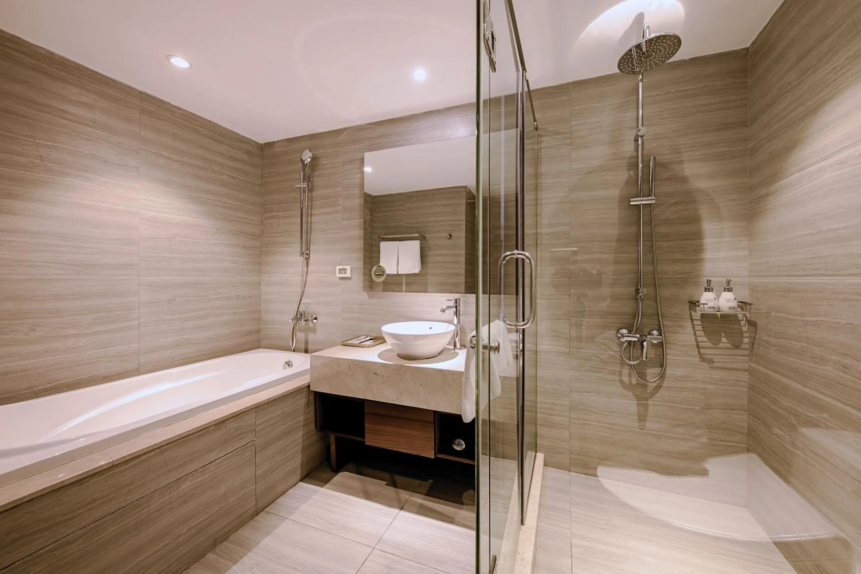 Shower in Green Beach Hotel Nha Trang