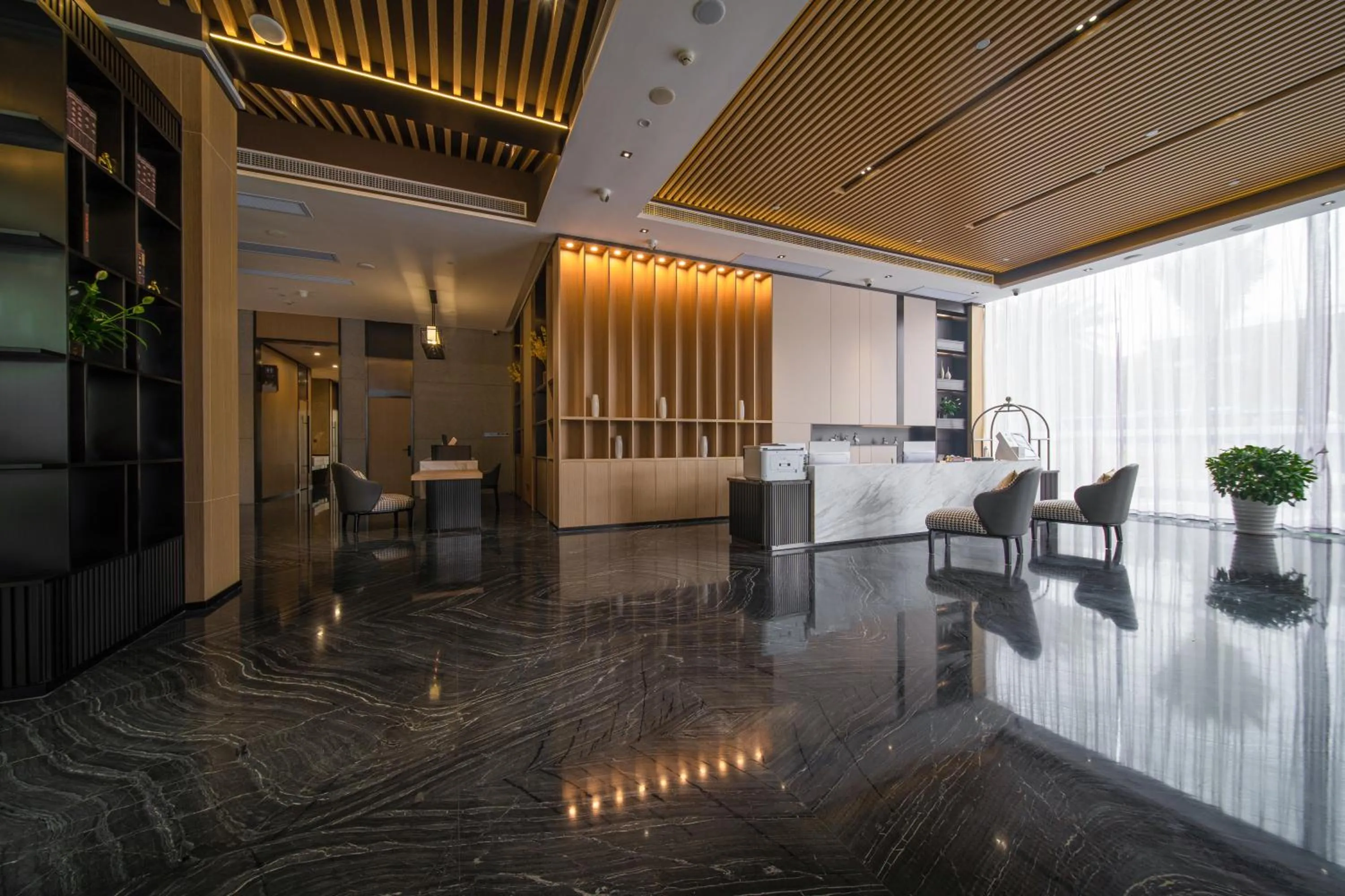Lobby or reception in Ramada Guilin Yangshuo Resort