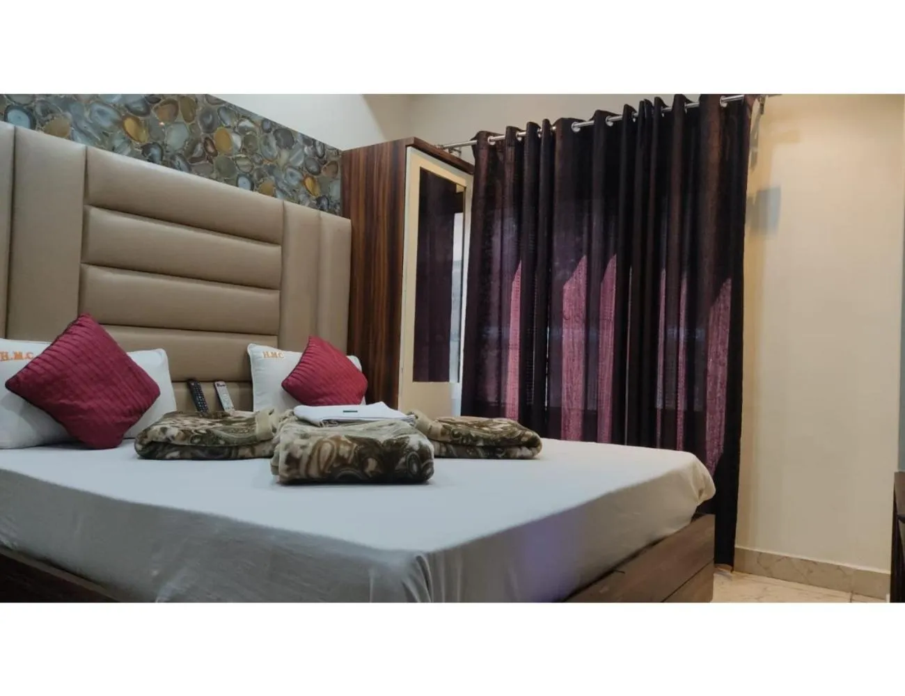 Bedroom, Bed in Hotel Mayur Classic, Ludhiana