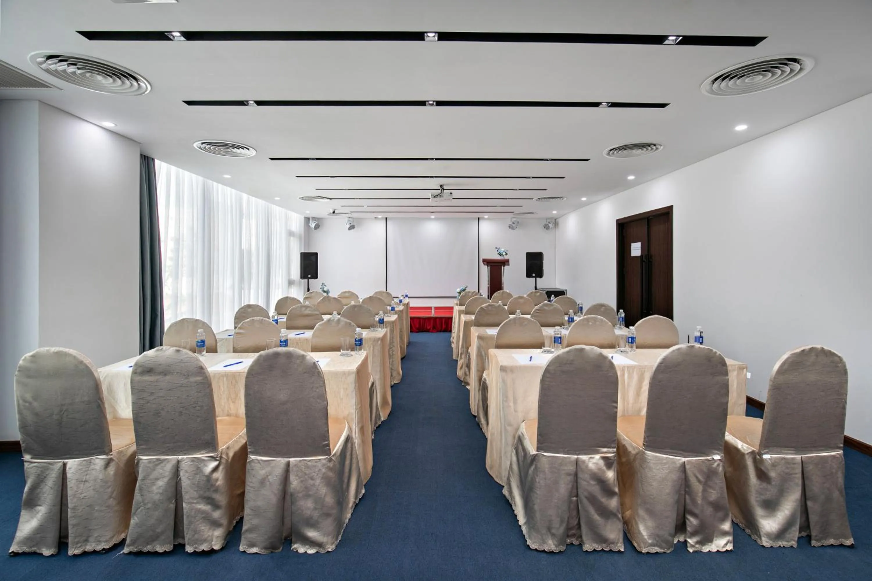 Banquet/Function facilities in Mangata Beachfront Hotel - Rooftop Bar Sea View