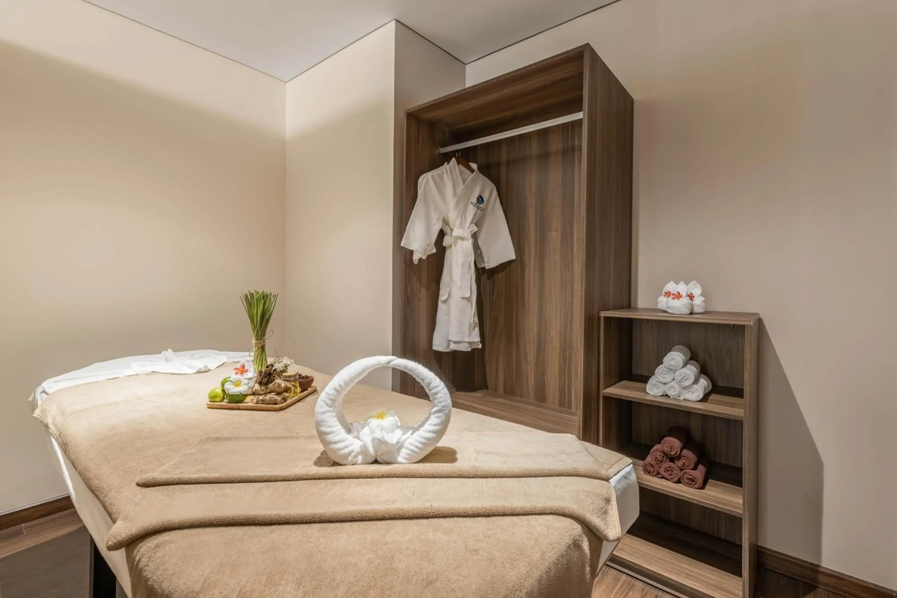 Spa and wellness centre/facilities in Mangata Beachfront Hotel - Rooftop Bar Sea View Spa and wellness centre/facilities in Mangata Beachfront Hotel - Rooftop Bar Sea View