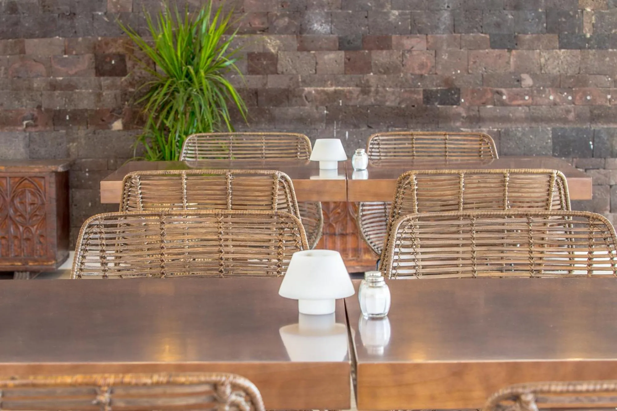 Restaurant/places to eat in Atlantic Holiday Hotel