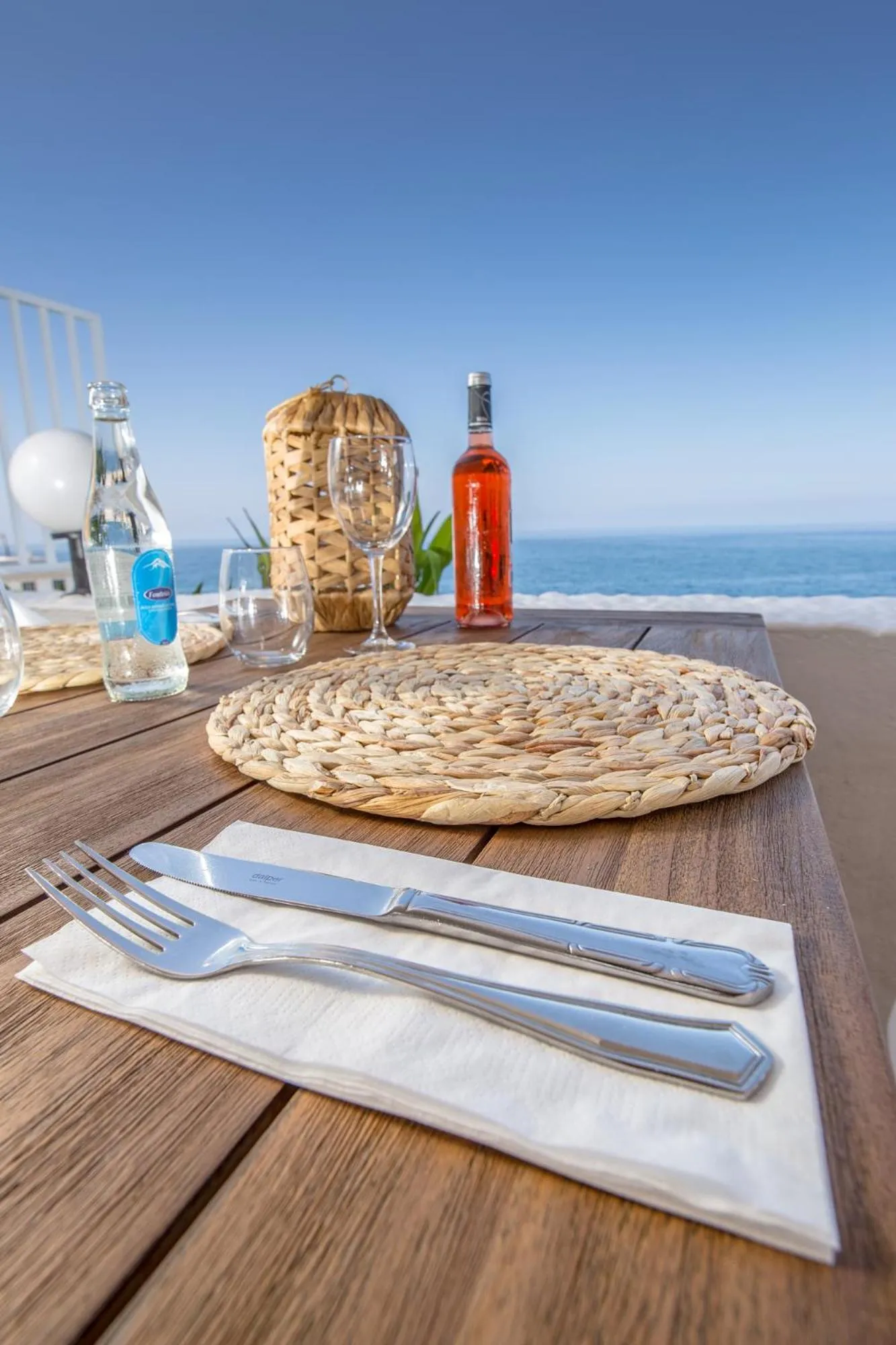 Restaurant/places to eat in Atlantic Holiday Hotel