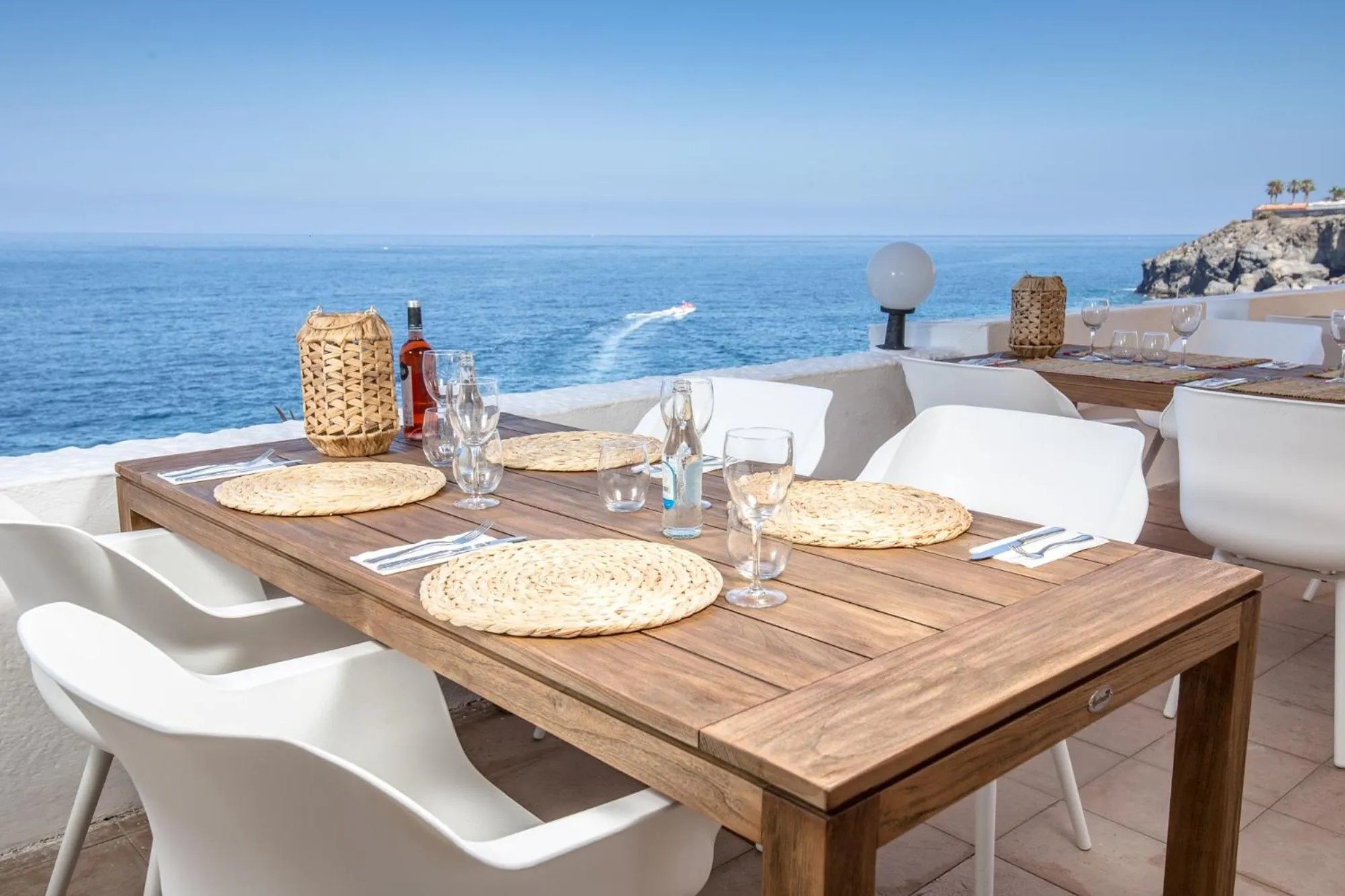 Restaurant/places to eat in Atlantic Holiday Hotel