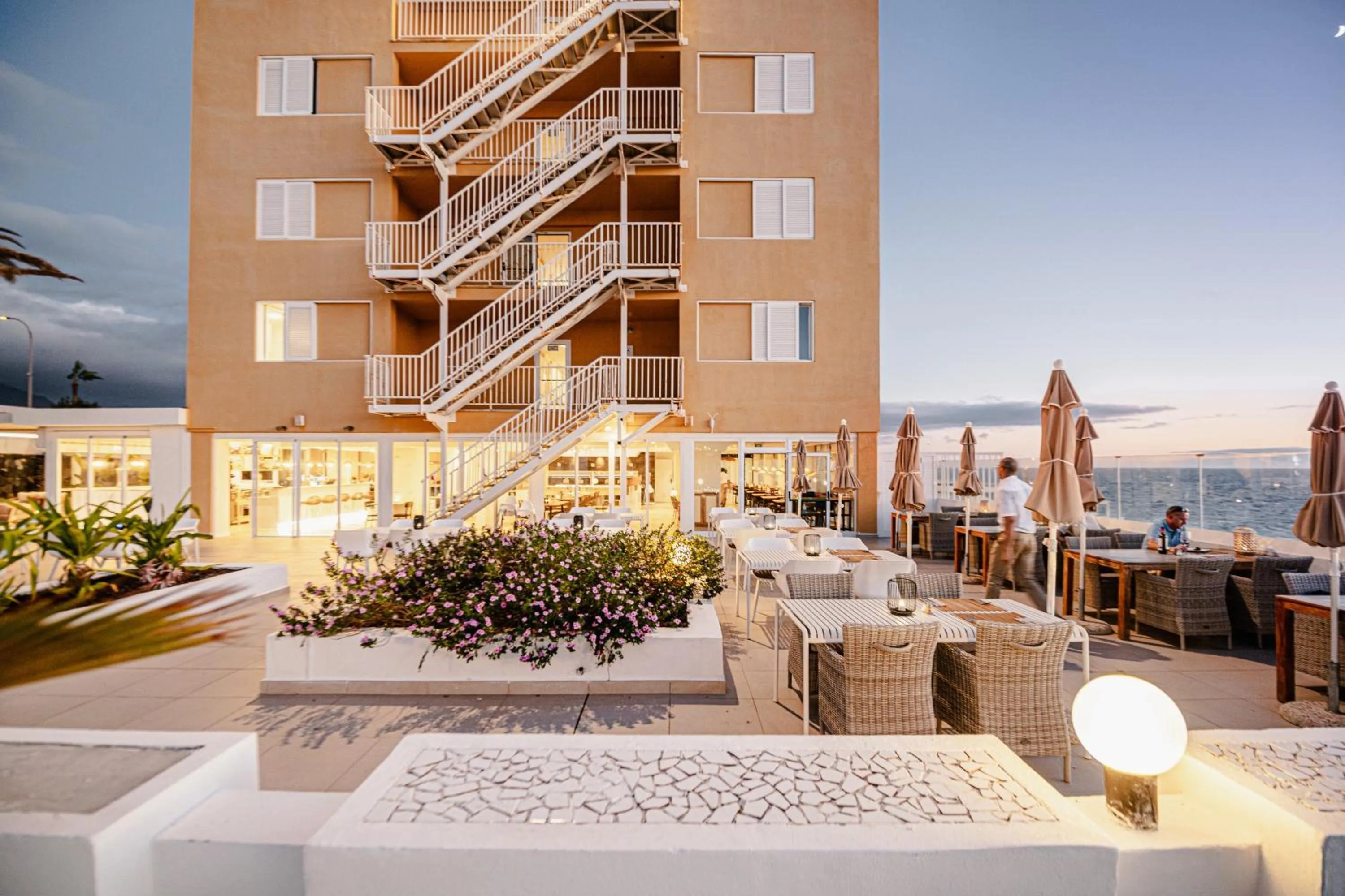 Restaurant/places to eat in Atlantic Holiday Hotel