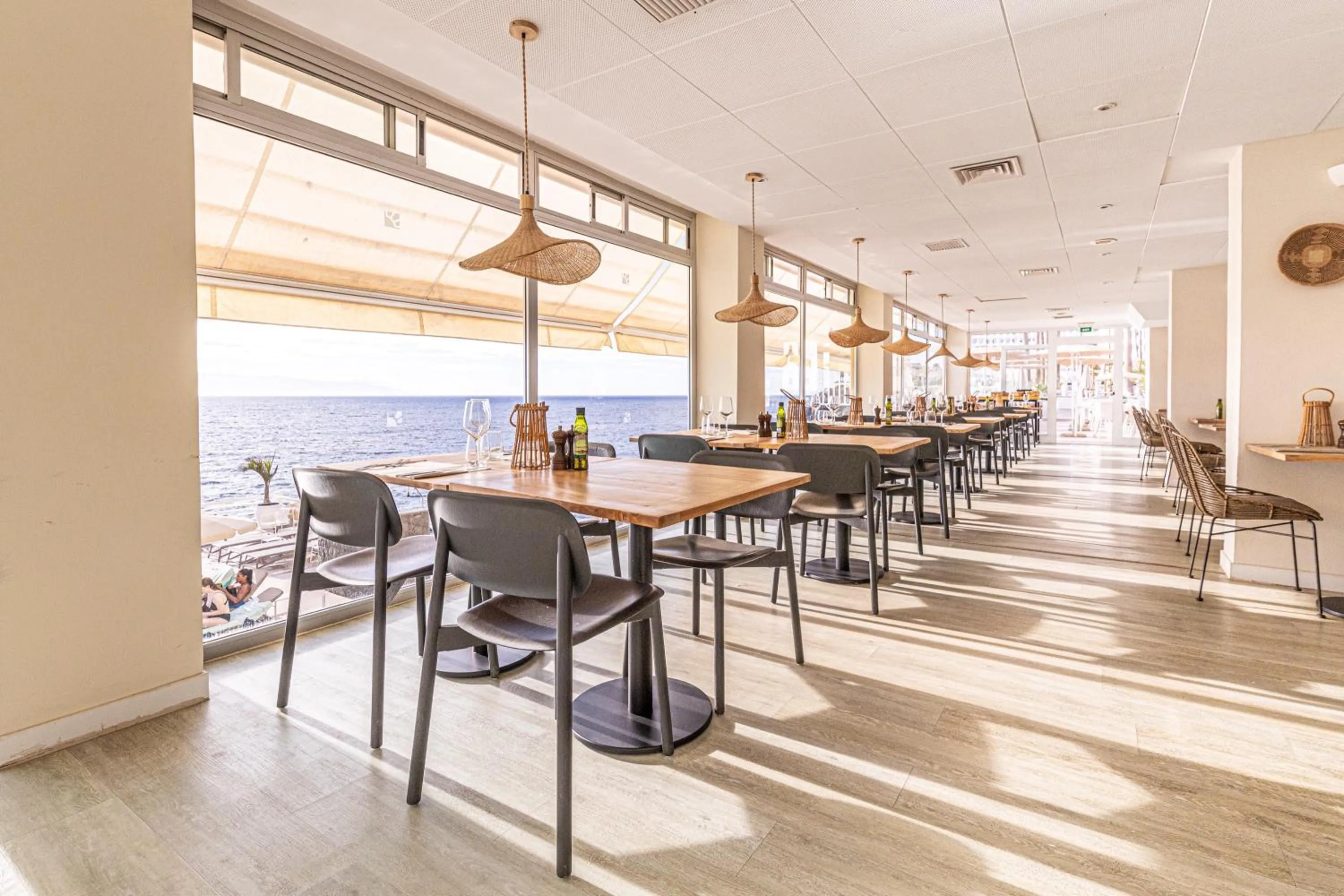 Restaurant/places to eat in Atlantic Holiday Hotel