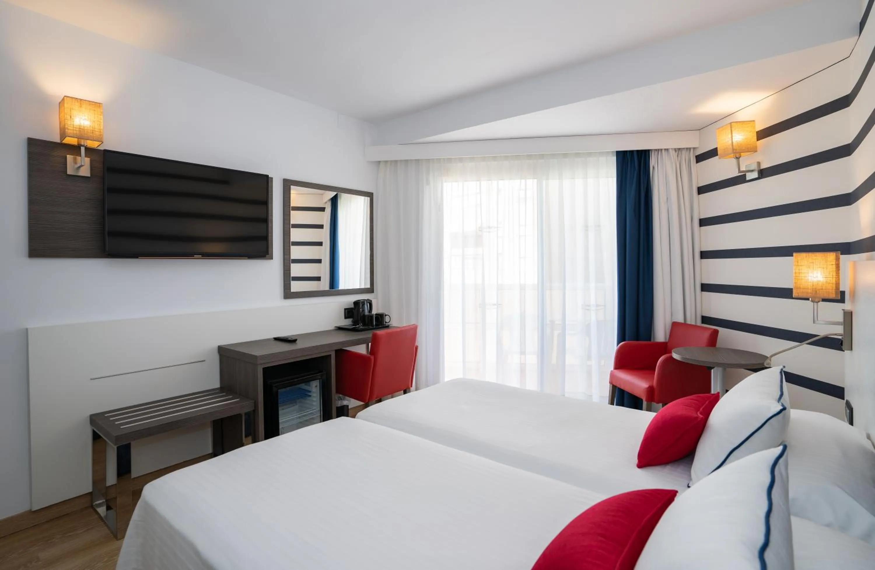 Bedroom, Bed in Medplaya Hotel Riudor - Adults Recommended