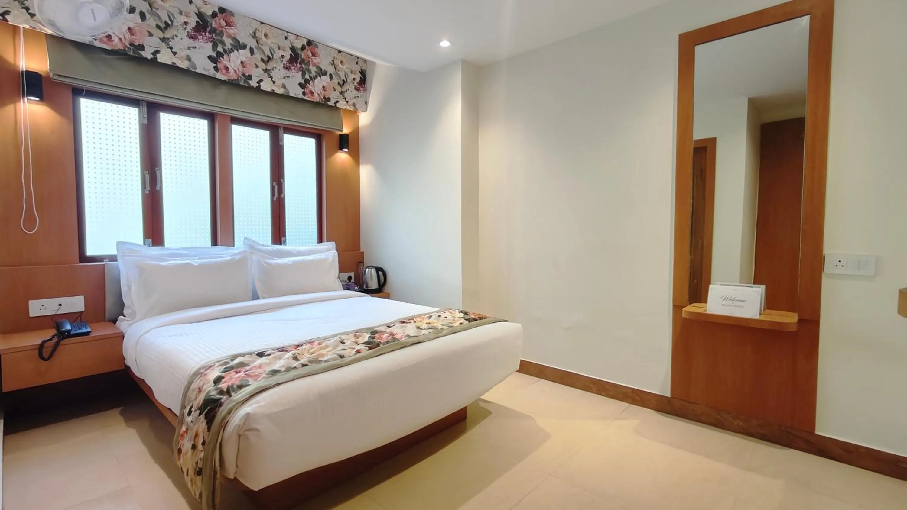 Photo of the whole room, Bed in Mount Polaris Suites & Spa