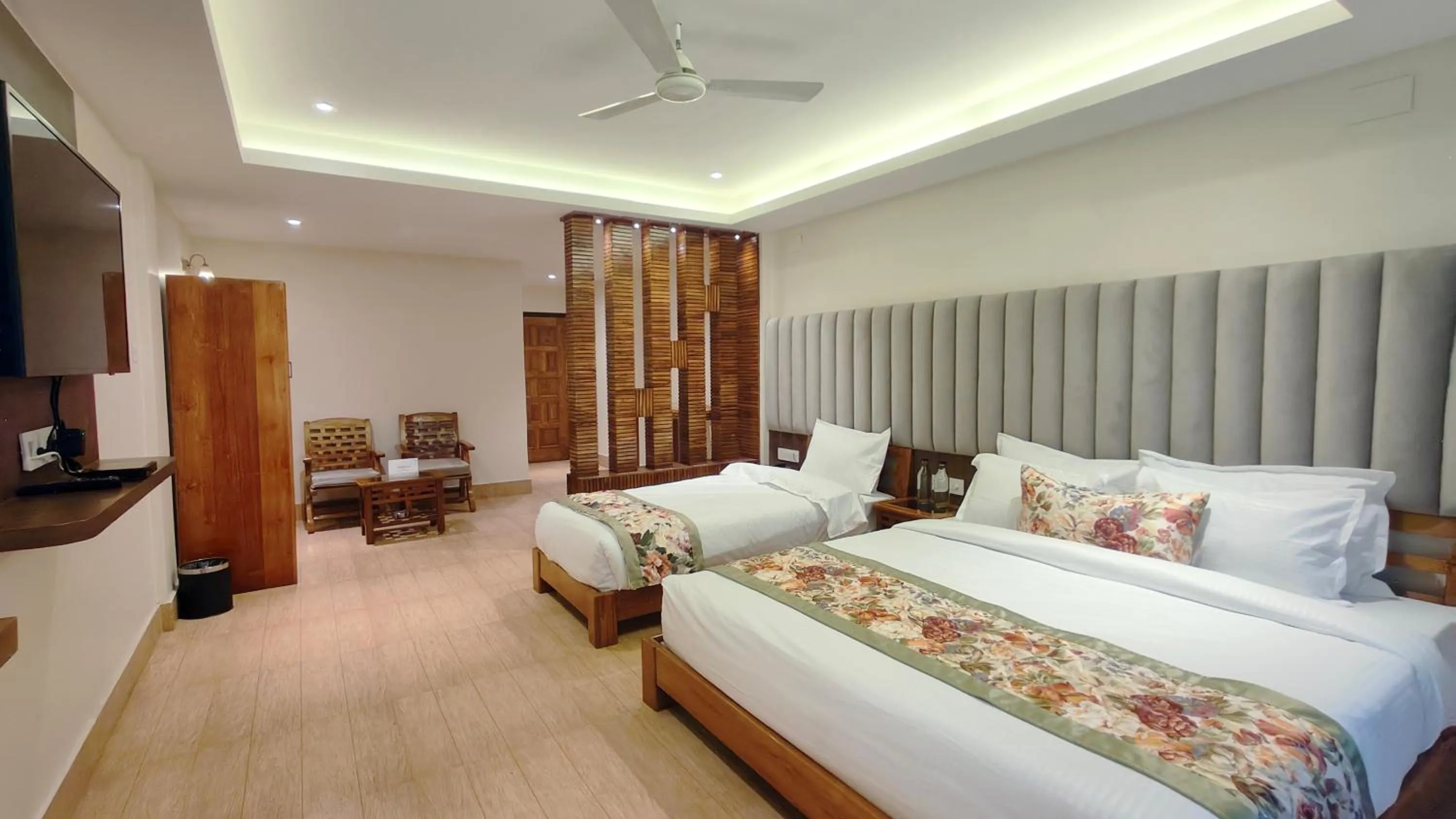 Photo of the whole room, Bed in Mount Polaris Suites & Spa