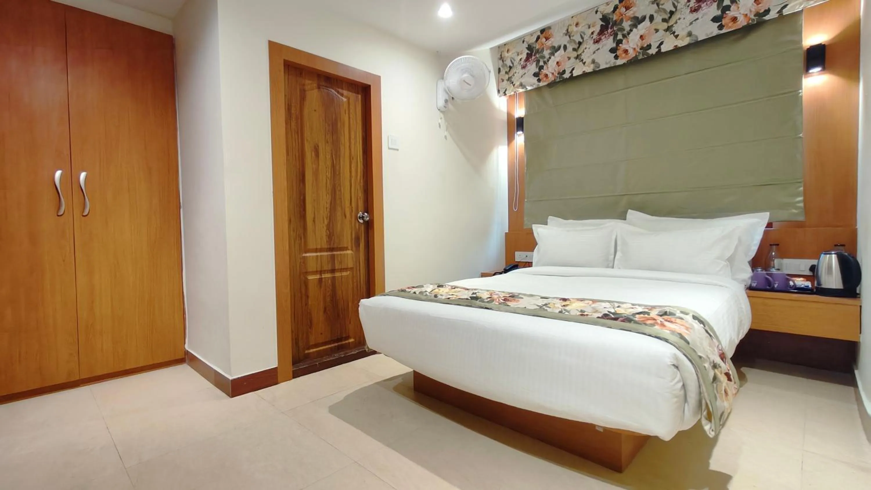 Bed in Mount Polaris Suites & Spa