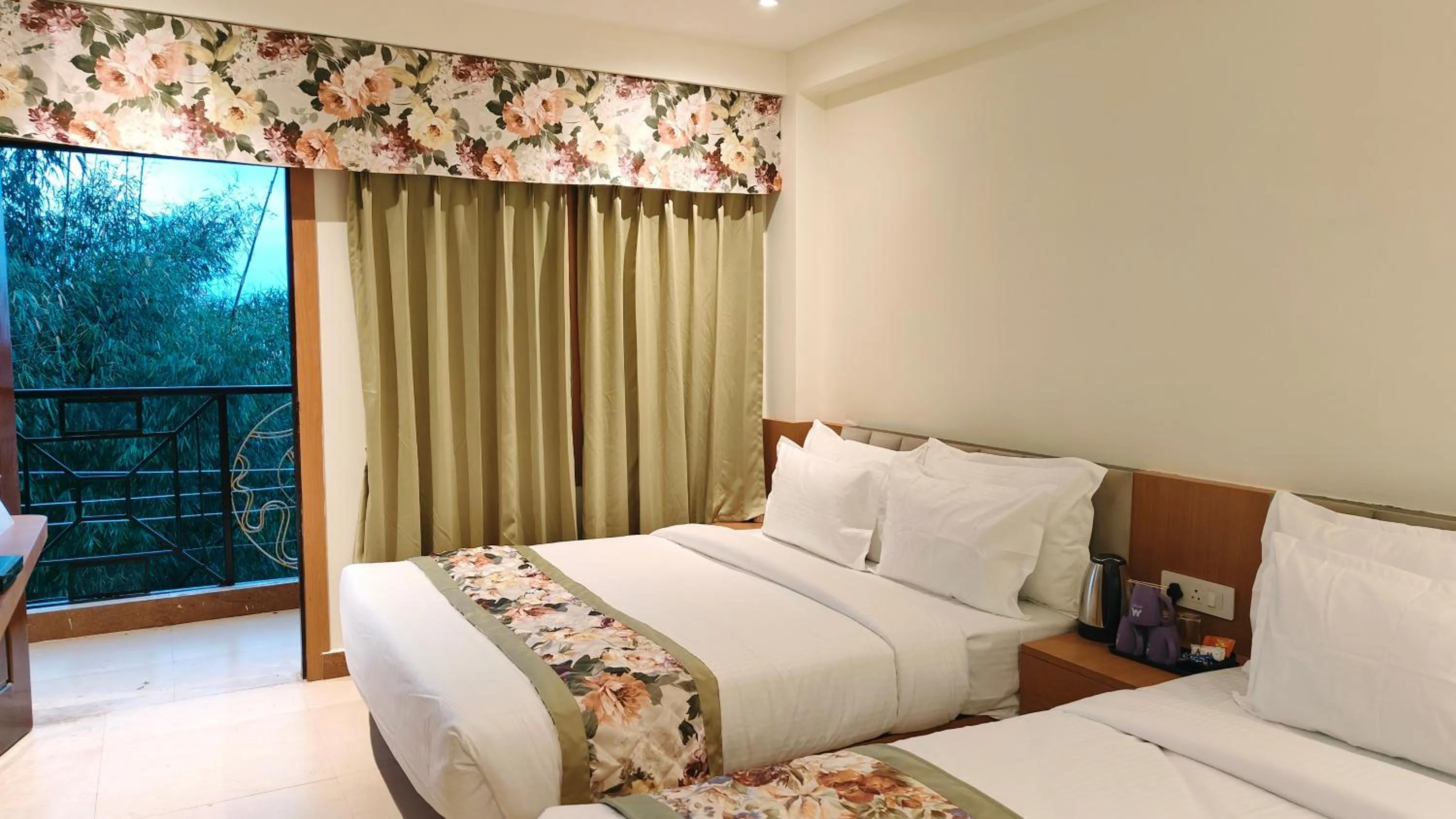 Photo of the whole room, Bed in Mount Polaris Suites & Spa