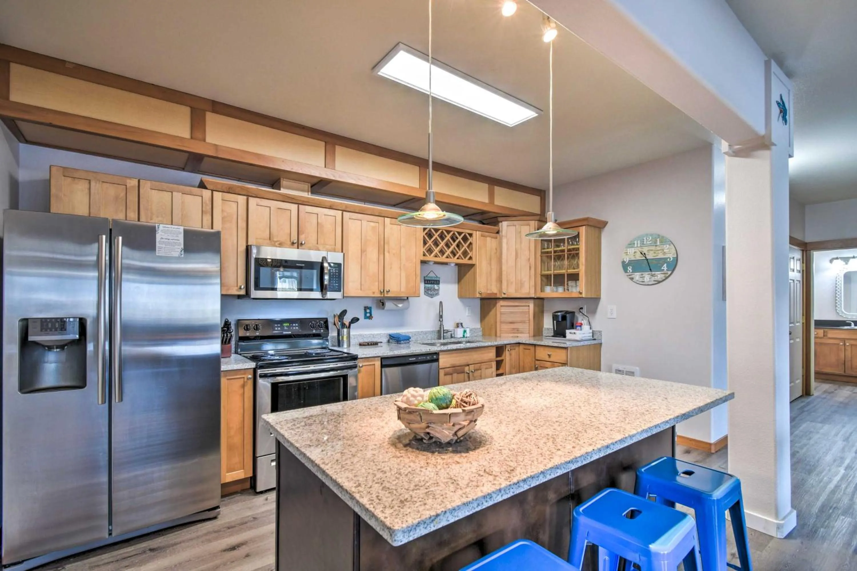 Waterfront Vacation Rental in Ocean Shores