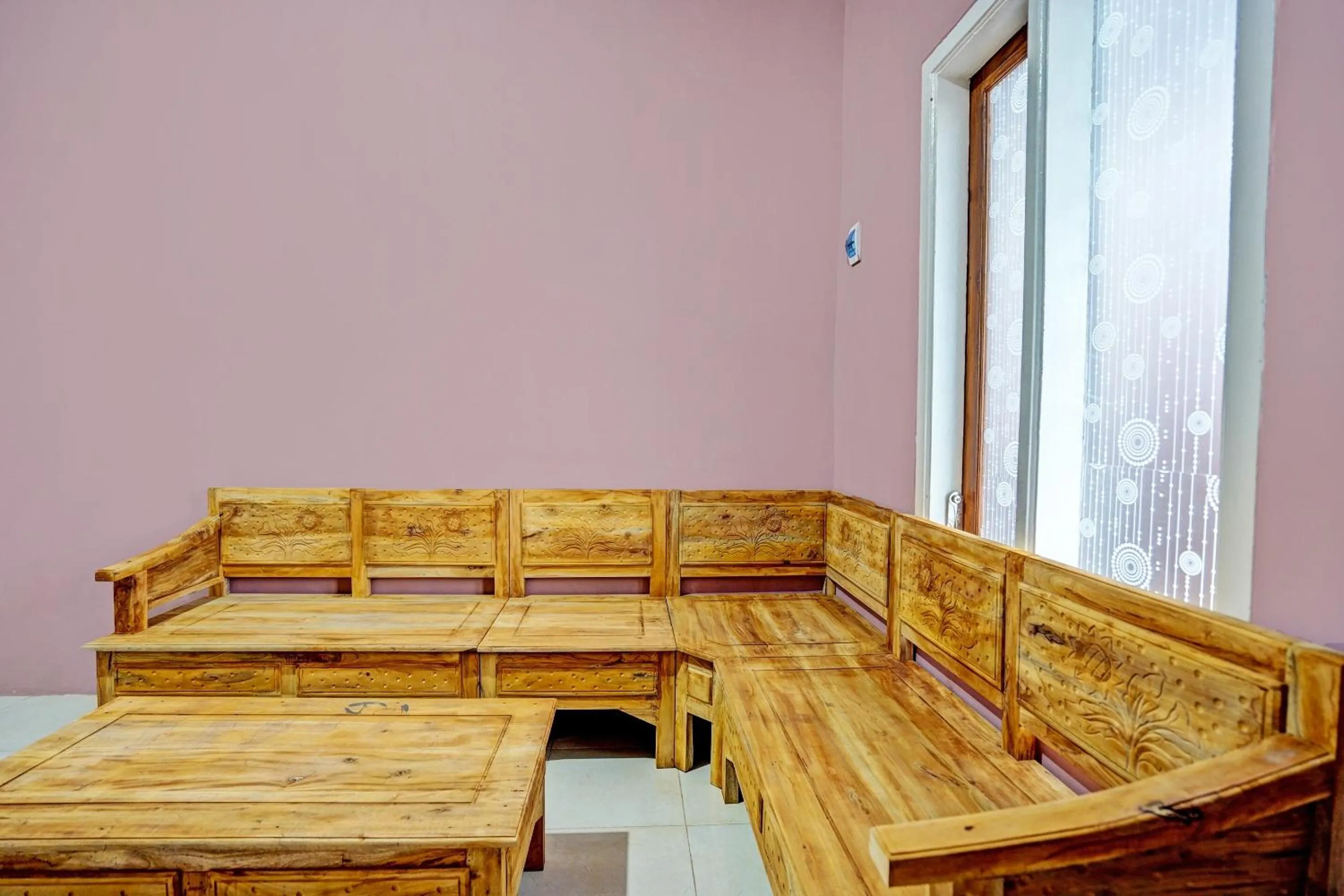 Lobby or reception in Hotel O Sobat Ijen HomestayNearSungai Prengsengan