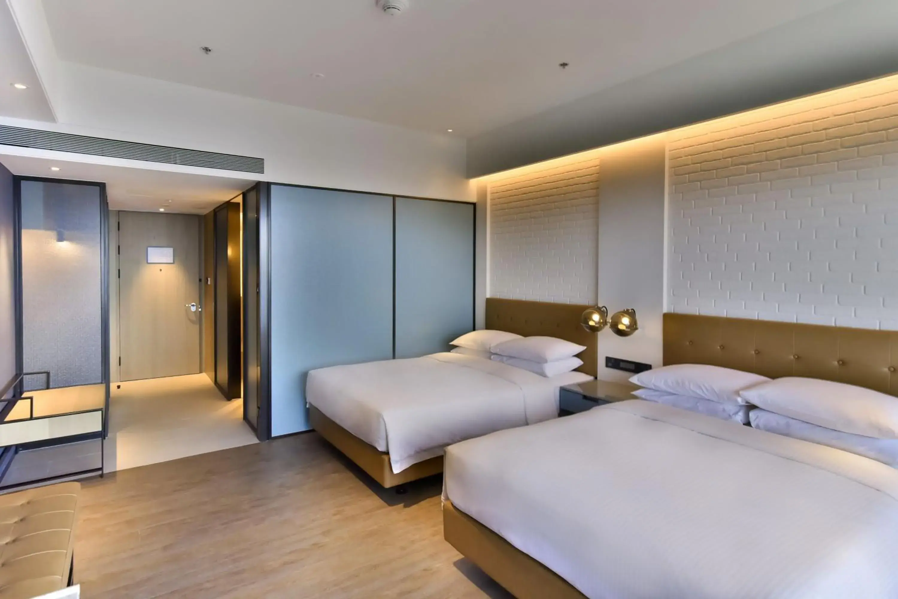 Photo of the whole room, Bed in Four Points by Sheraton Taipei Bali