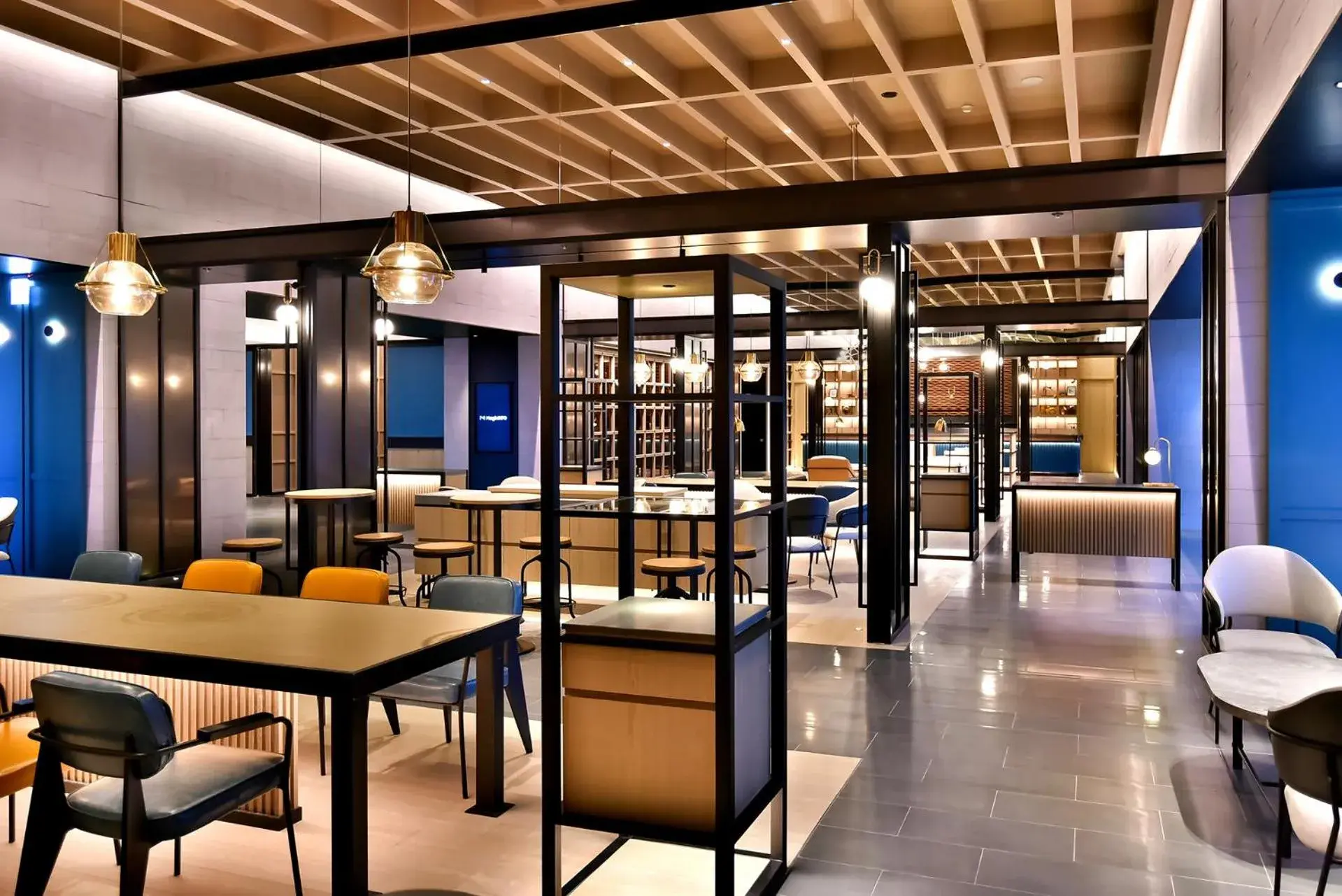 Lobby or reception in Four Points by Sheraton Taipei Bali