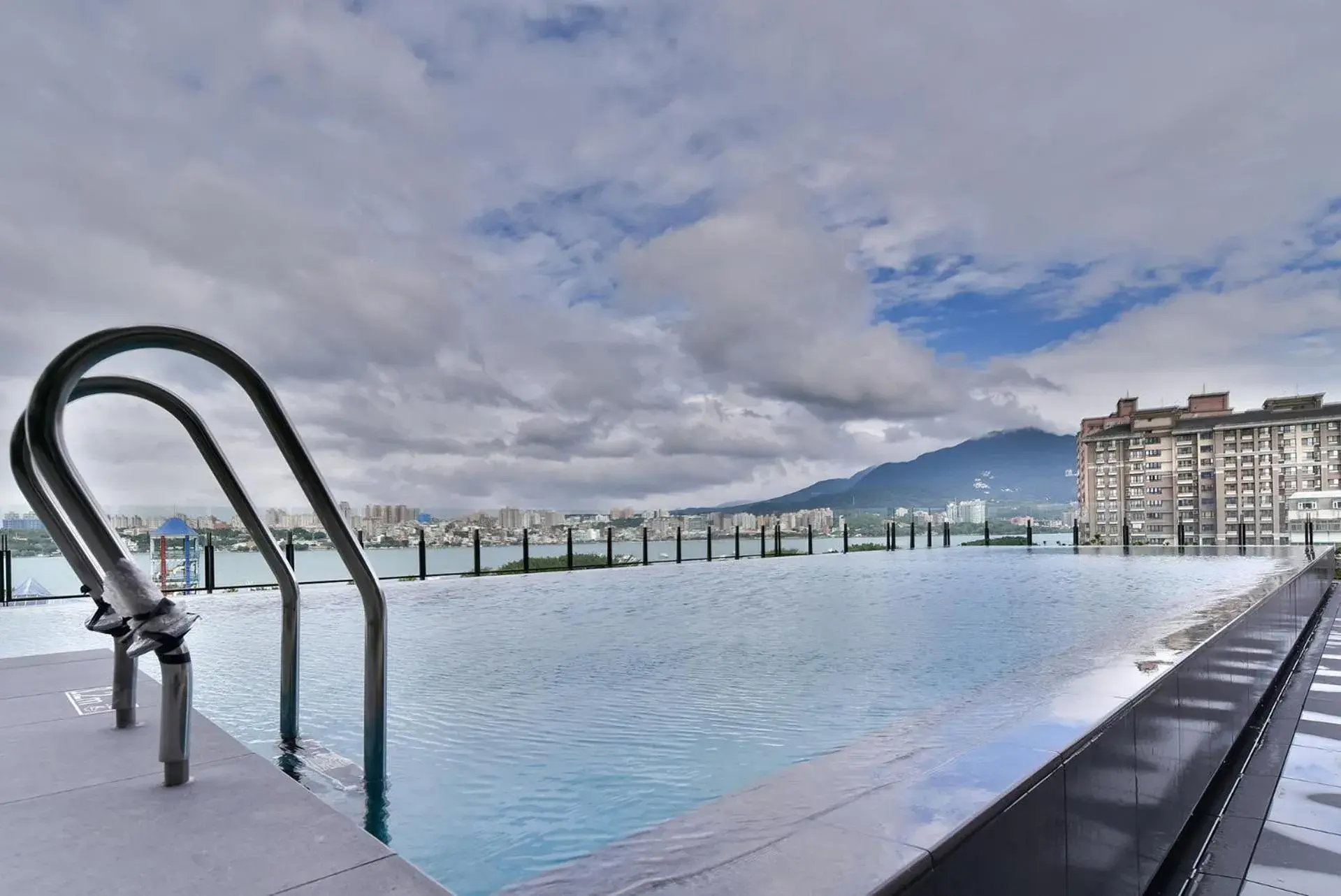 Swimming Pool in Four Points by Sheraton Taipei Bali