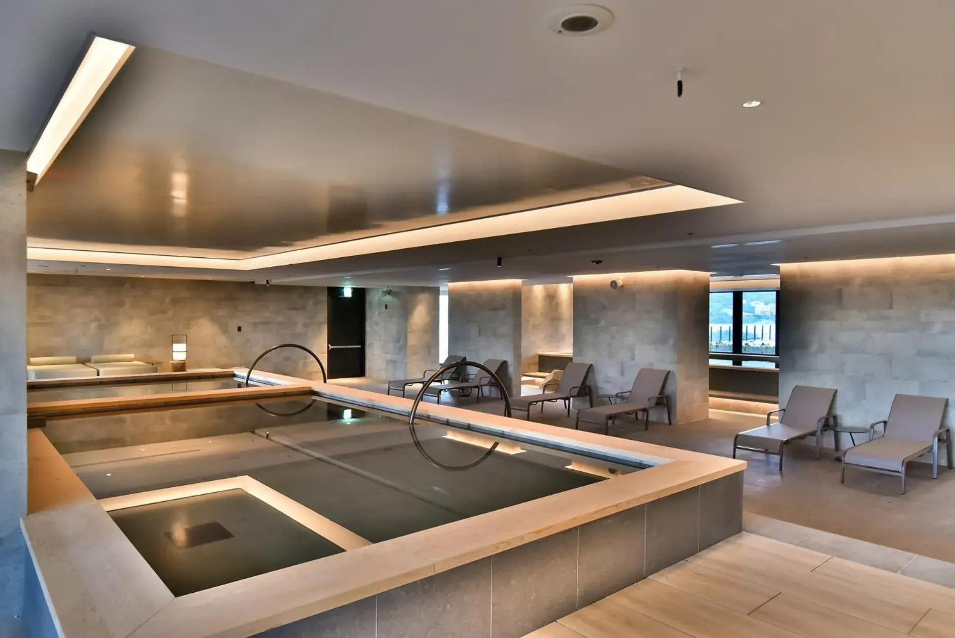 Hot Tub, Kitchen/Kitchenette in Four Points by Sheraton Taipei Bali