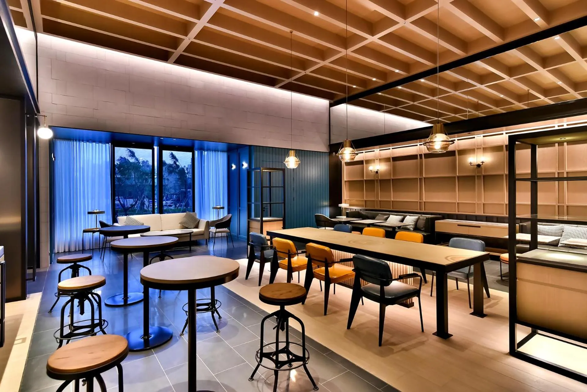 Lobby or reception in Four Points by Sheraton Taipei Bali