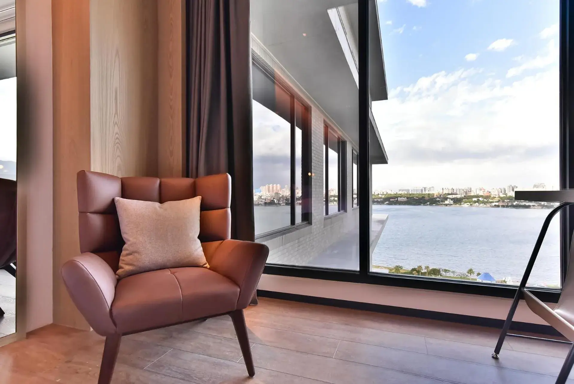 Seating area in Four Points by Sheraton Taipei Bali