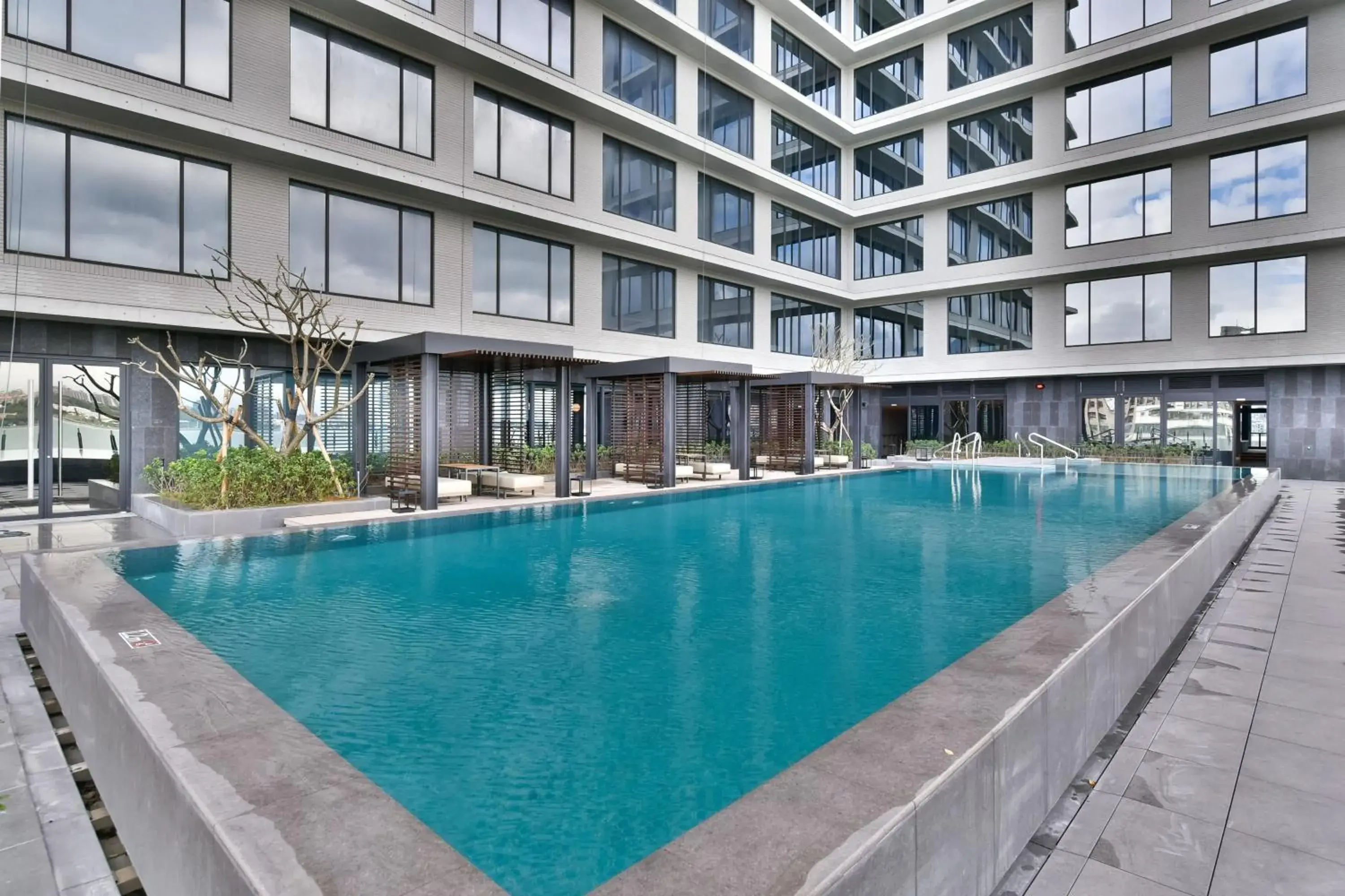 Swimming Pool in Four Points by Sheraton Taipei Bali