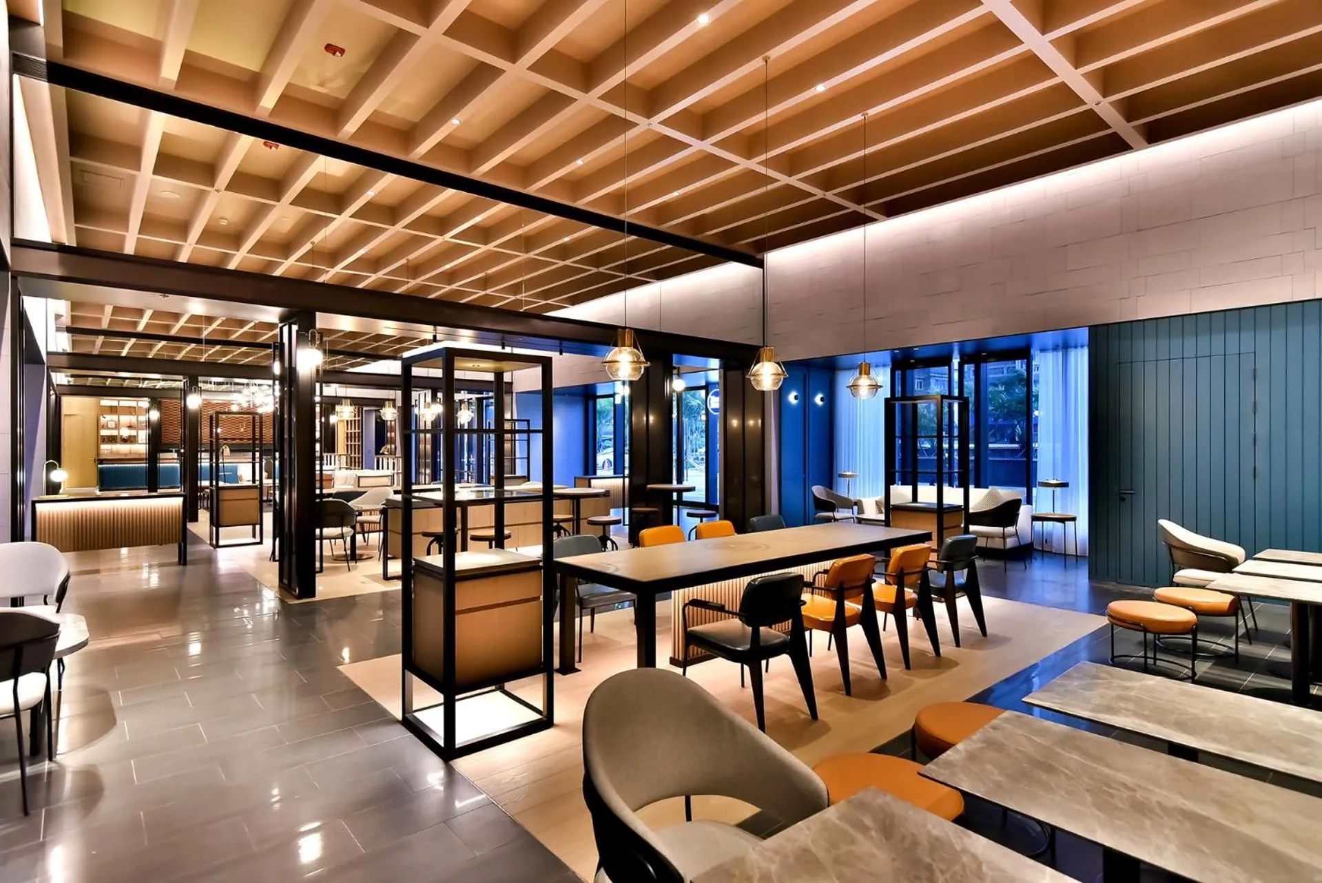 Lobby or reception in Four Points by Sheraton Taipei Bali