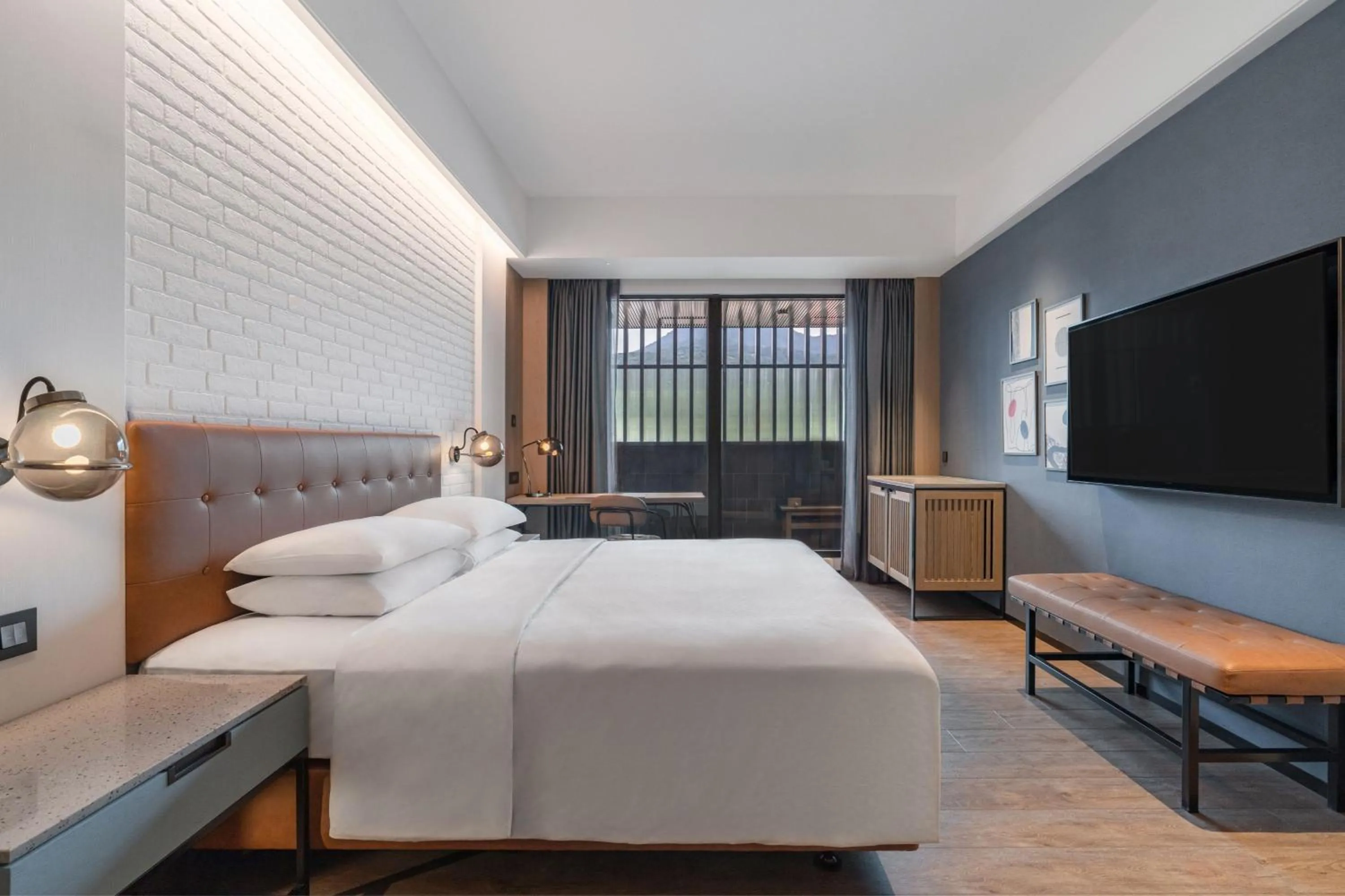 Photo of the whole room, Bed in Four Points by Sheraton Taipei Bali