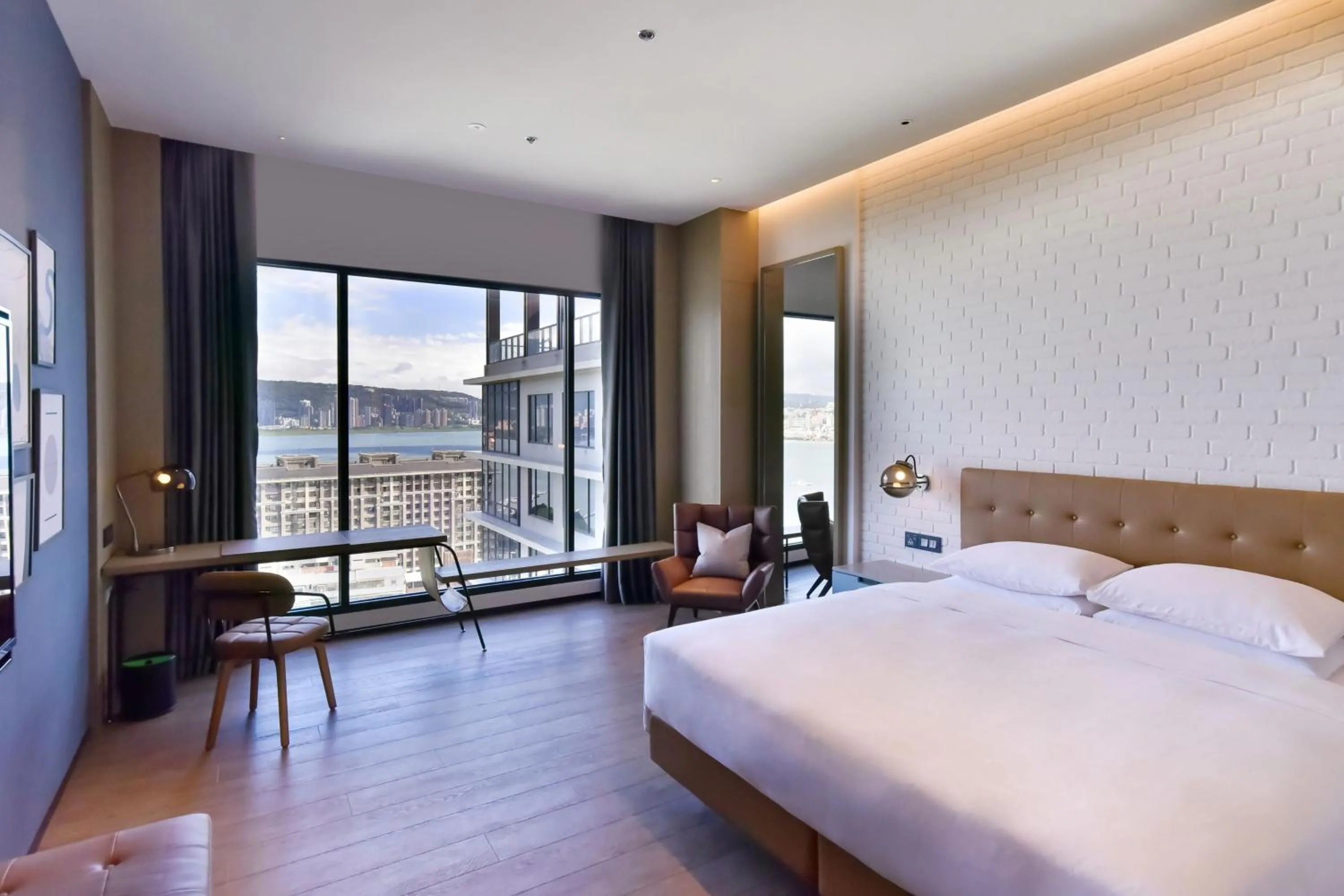 Bedroom, Bed in Four Points by Sheraton Taipei Bali