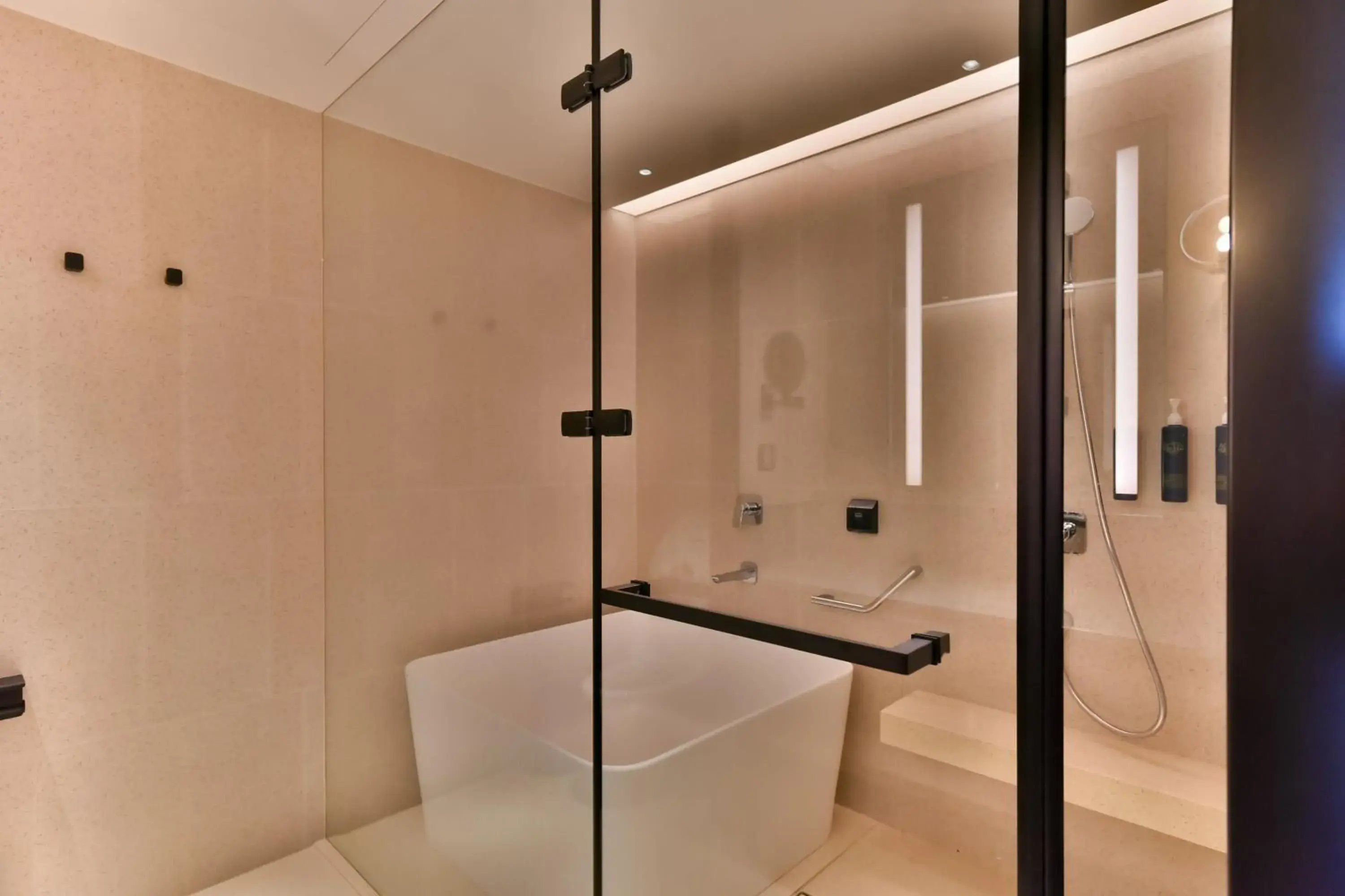 Bathroom in Four Points by Sheraton Taipei Bali