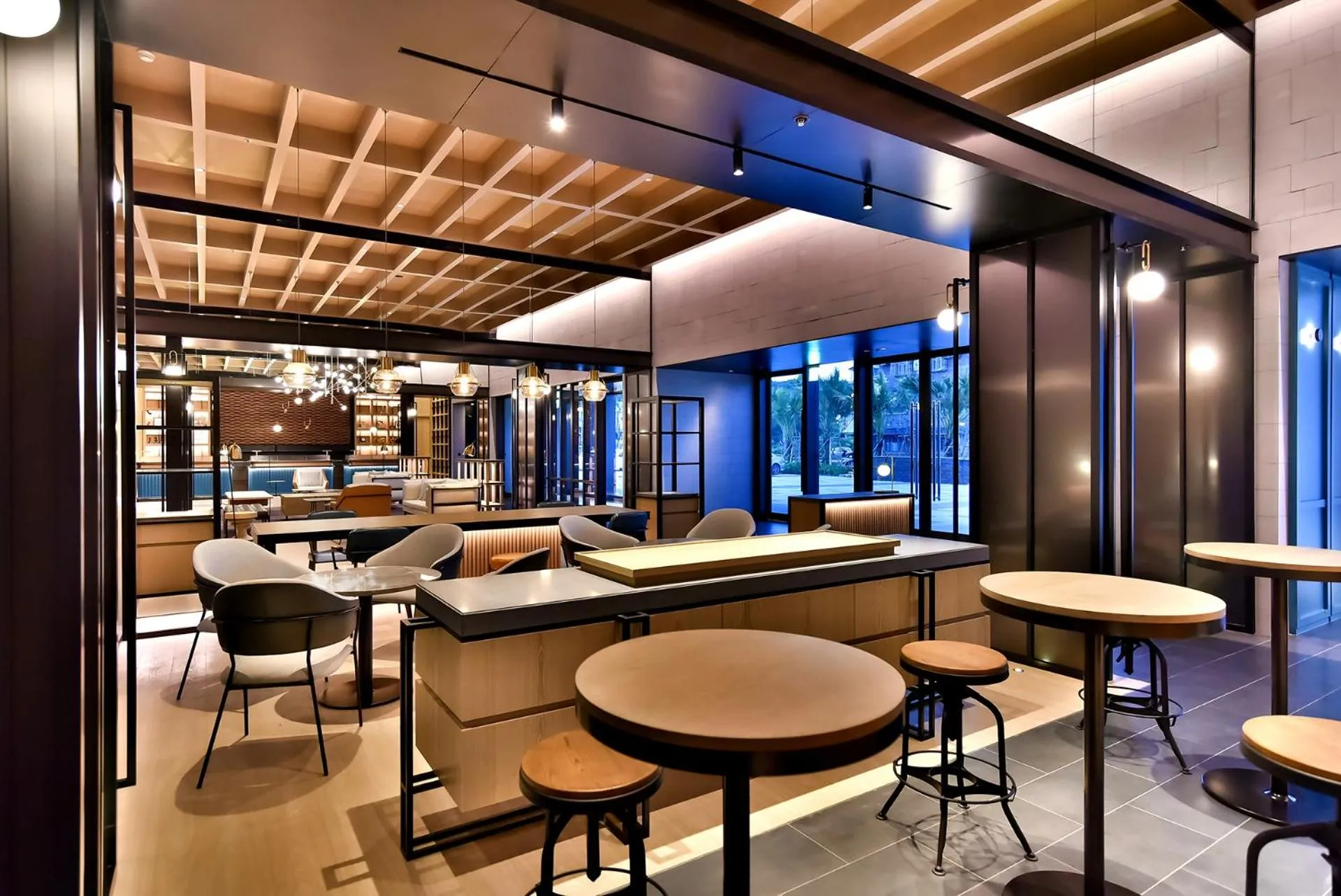 Lobby or reception in Four Points by Sheraton Taipei Bali