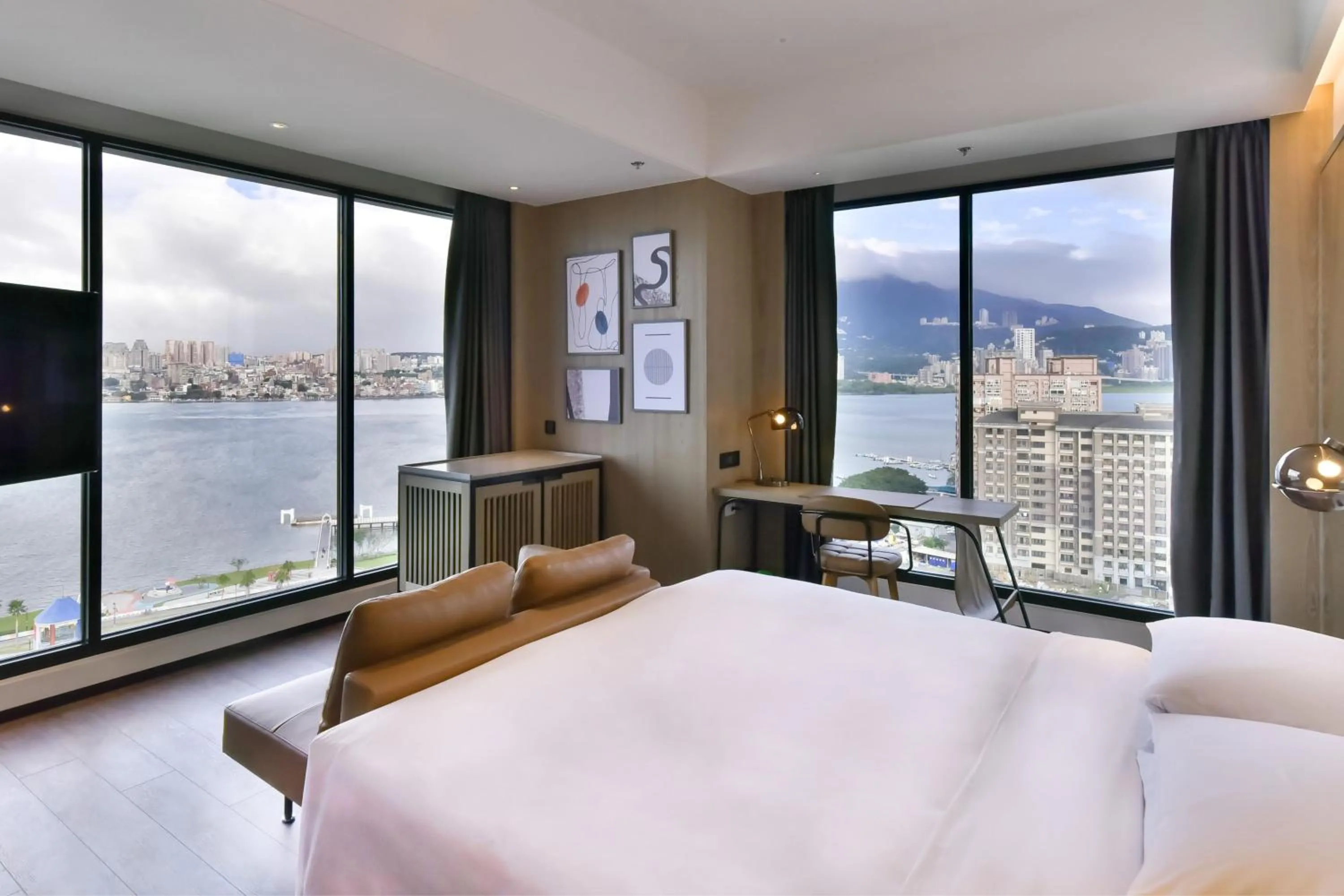 Photo of the whole room, Bed in Four Points by Sheraton Taipei Bali