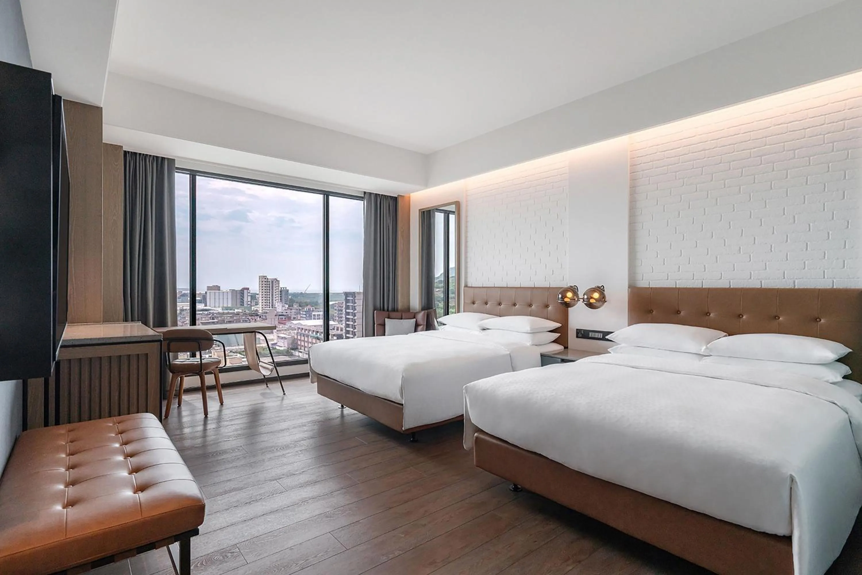 Photo of the whole room, Bed in Four Points by Sheraton Taipei Bali